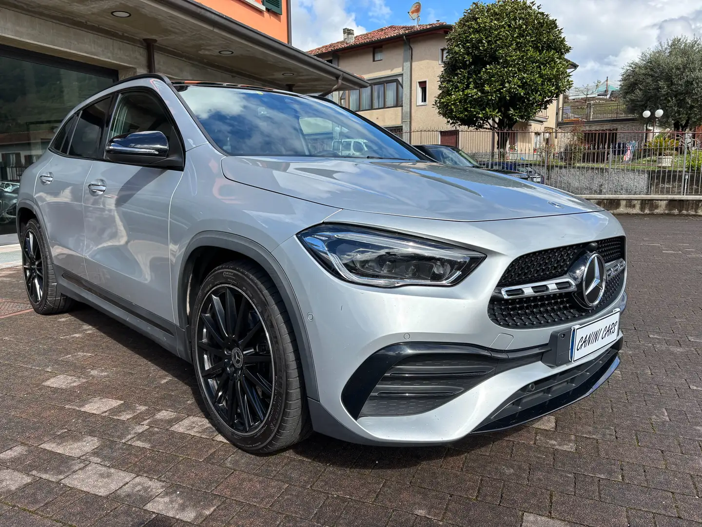 Mercedes-Benz GLA 200 GLA 200 d Premium auto TETTO APRIBILE Argento - 1