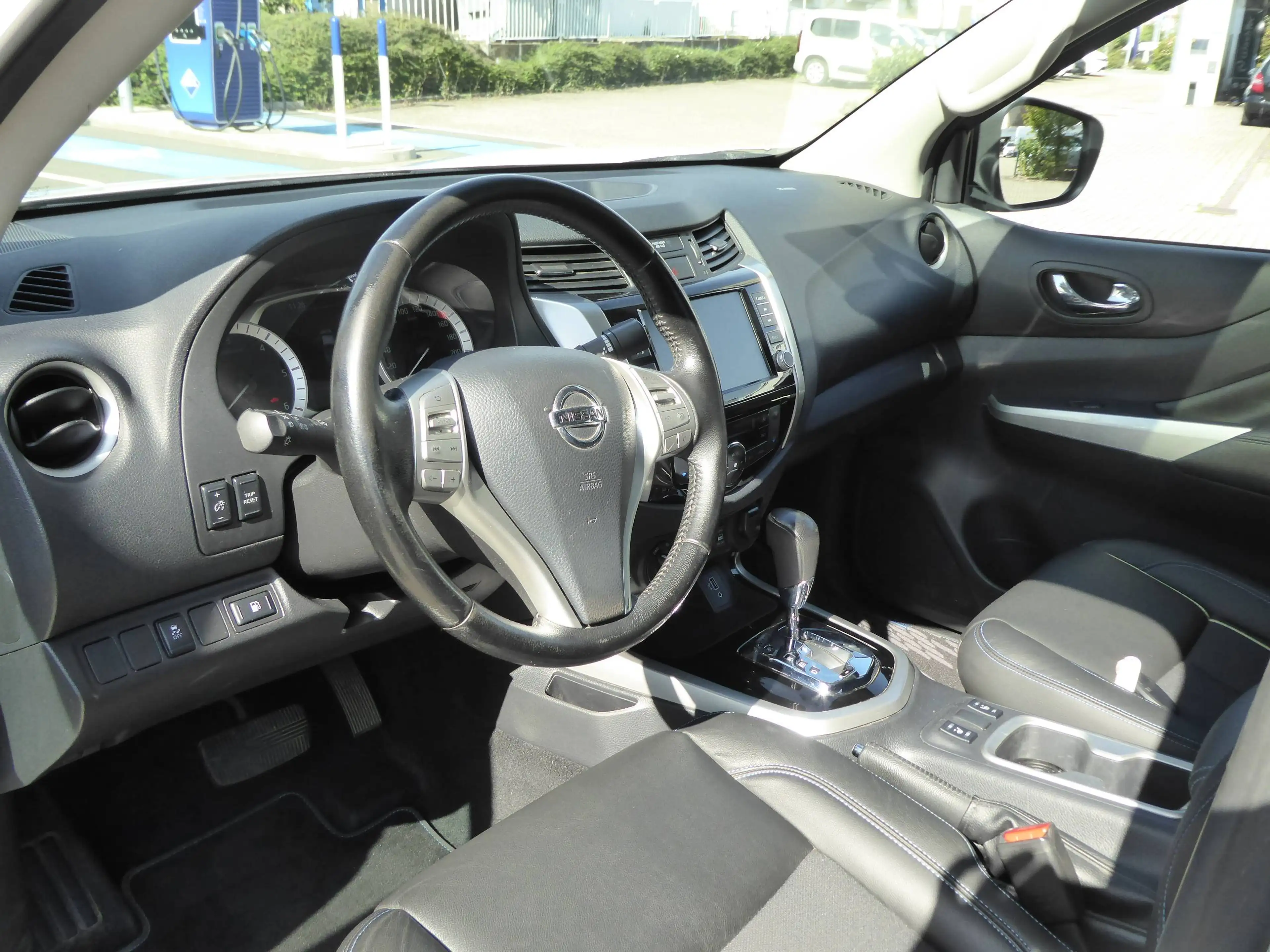 Nissan Navara Navara dCi 4WD DC 4x4 Autm. N-Guard — photo 4
