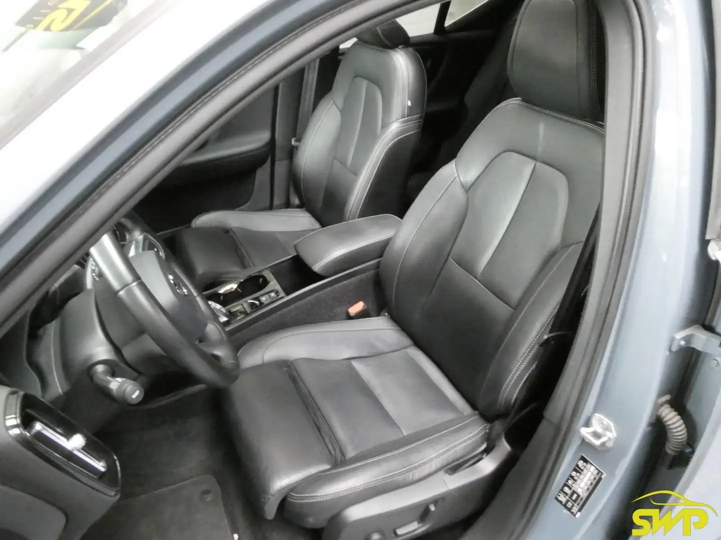 Volvo XC40 1.5 T3 Inscription | Pano | Memory | ACC | Elekt. Blauw - 2
