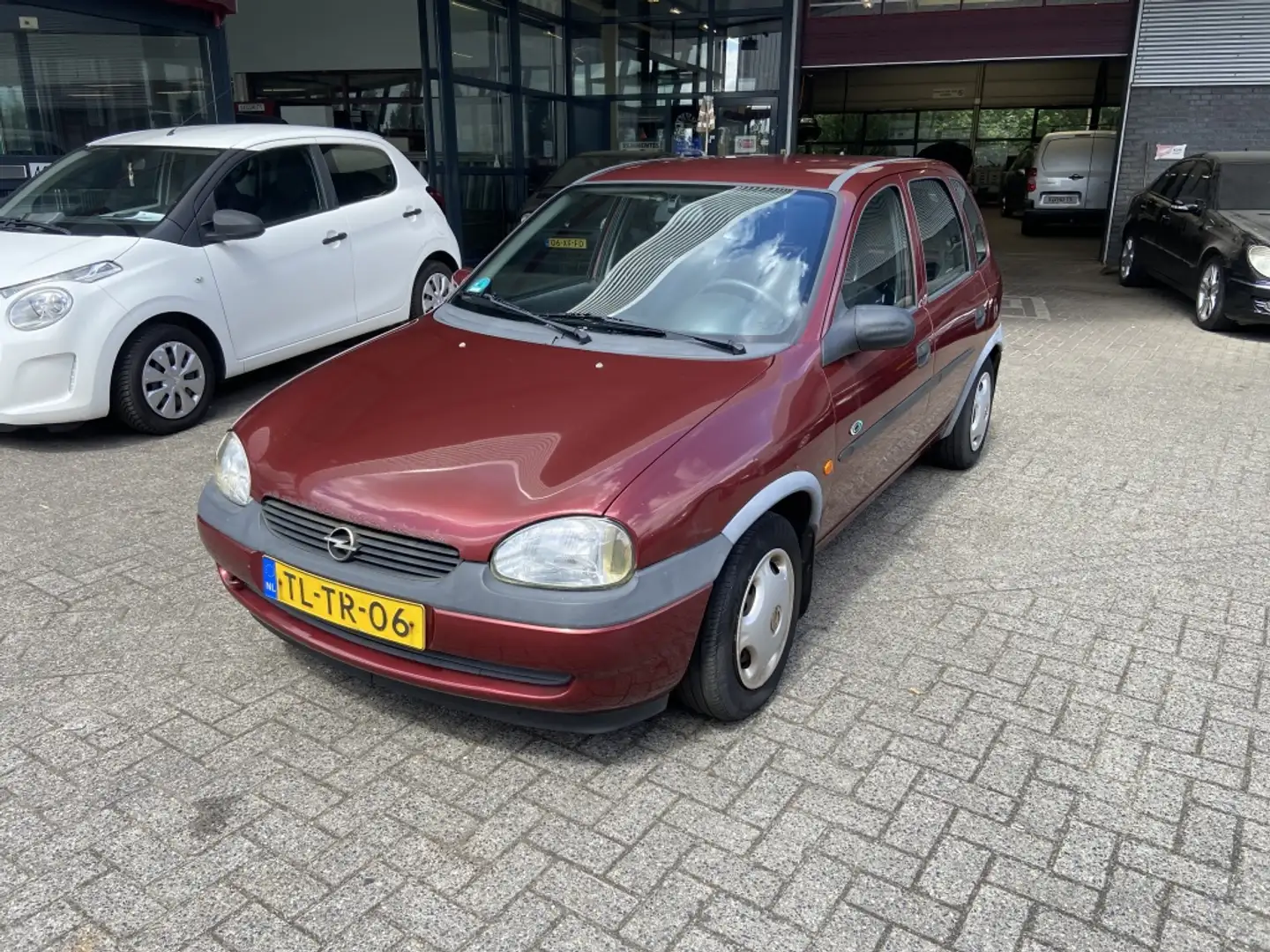 Opel Corsa 1.4i Strada Roşu - 1