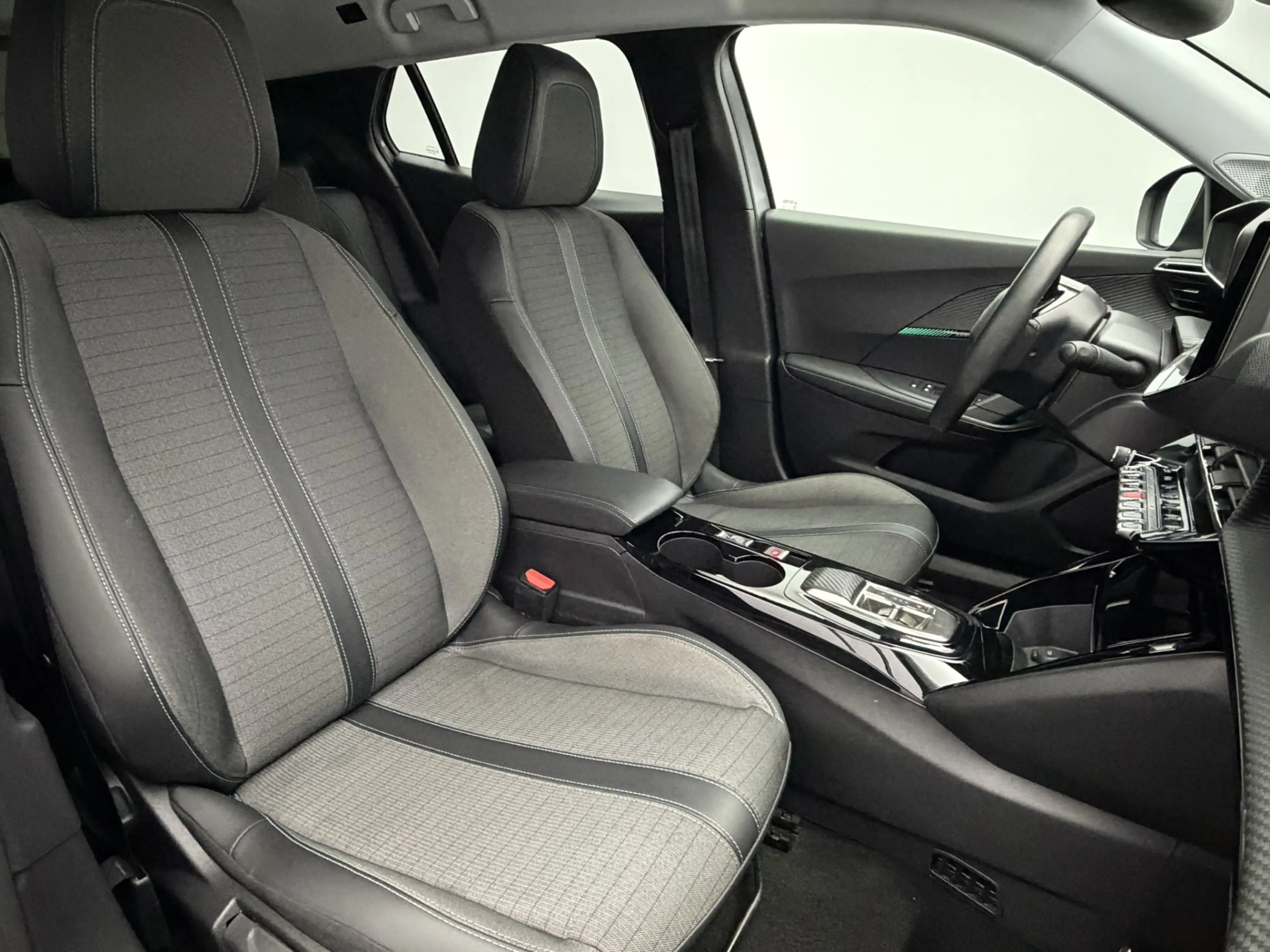 Peugeot e-2008 EV Allure Pack 50 kWh 3-Fase SOH 92,1% | 3D i-Cock — photo 7
