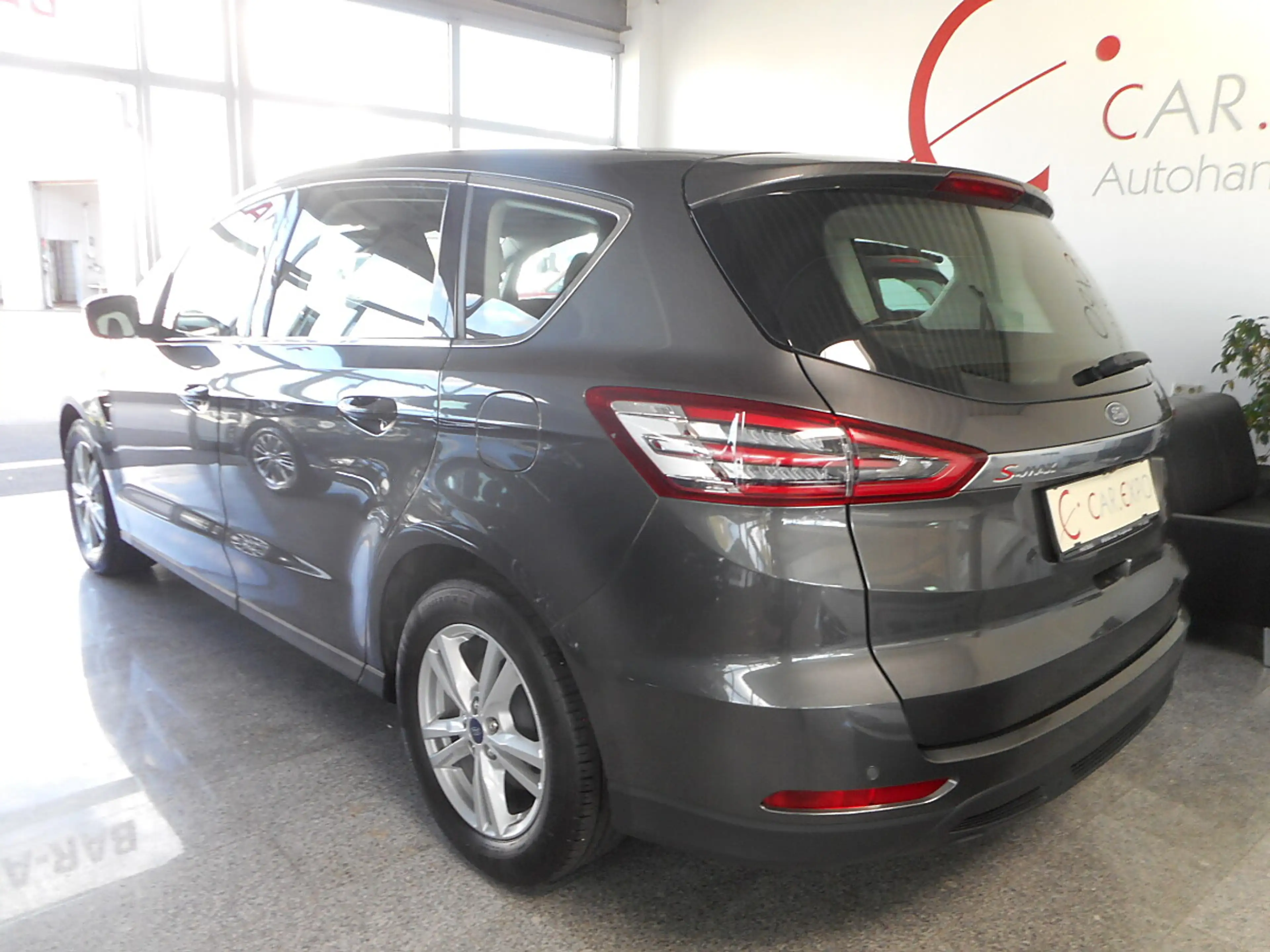 Ford S-Max S-MAX Titanium 2.0 TDCi Auto-Start/Stop Aut. — photo 8