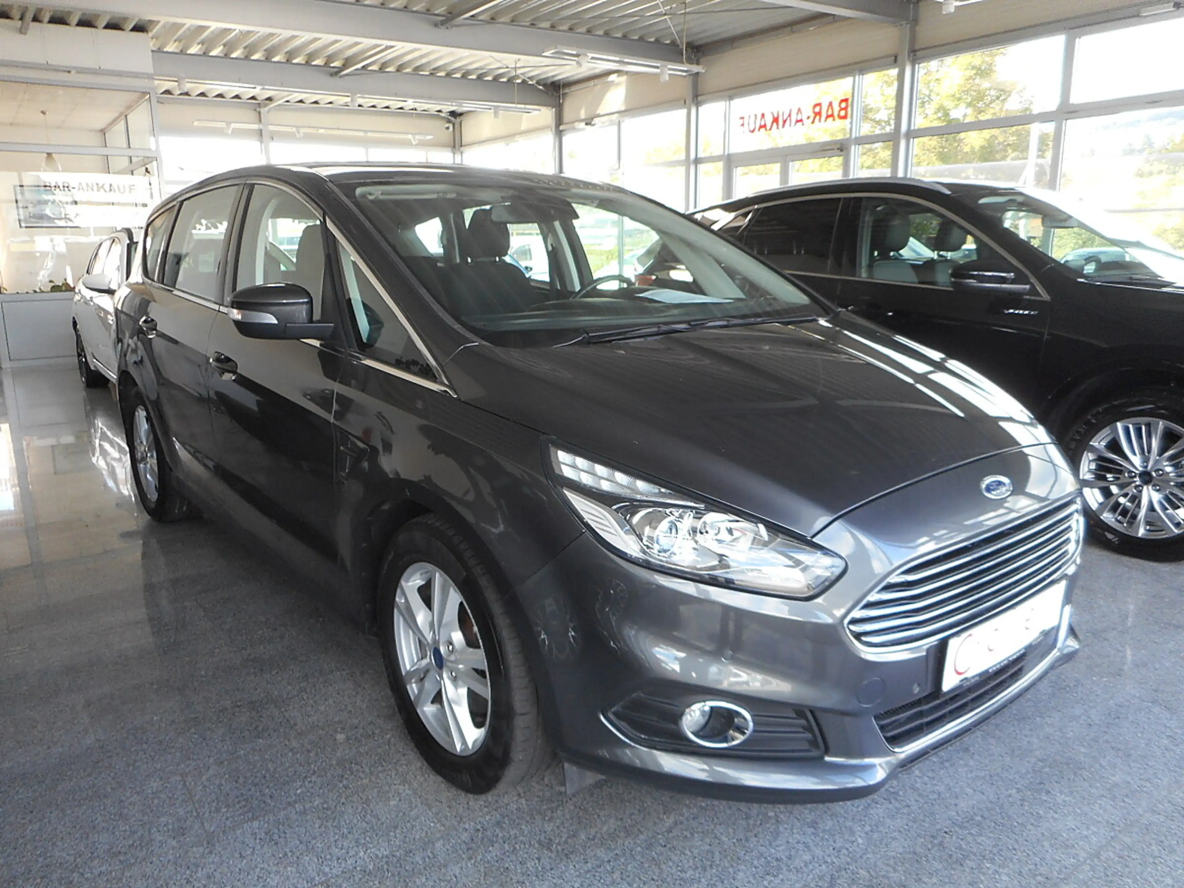 Ford S-Max S-MAX Titanium 2.0 TDCi Auto-Start/Stop Aut. — photo 5