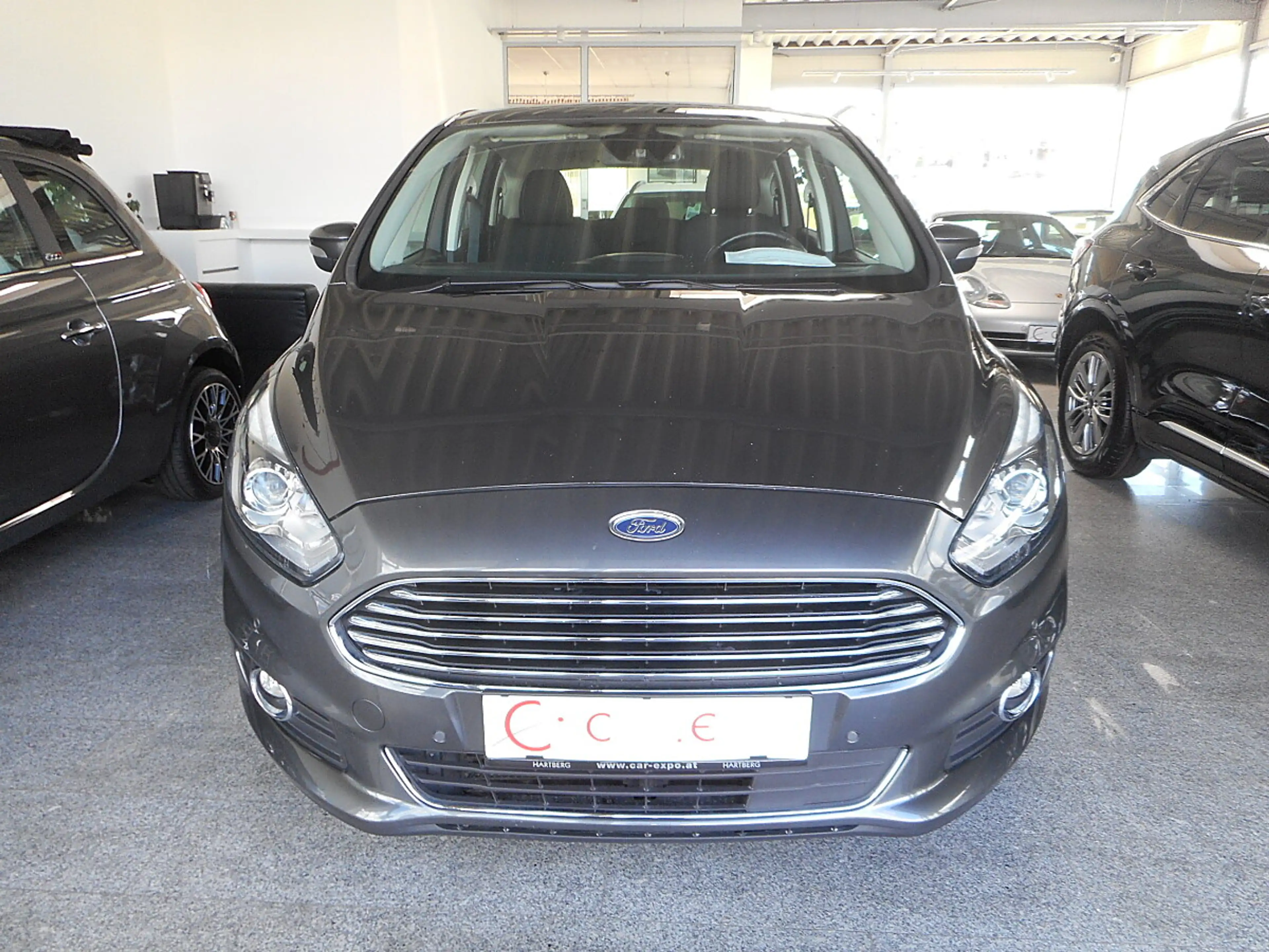Ford S-Max S-MAX Titanium 2.0 TDCi Auto-Start/Stop Aut. — photo 4