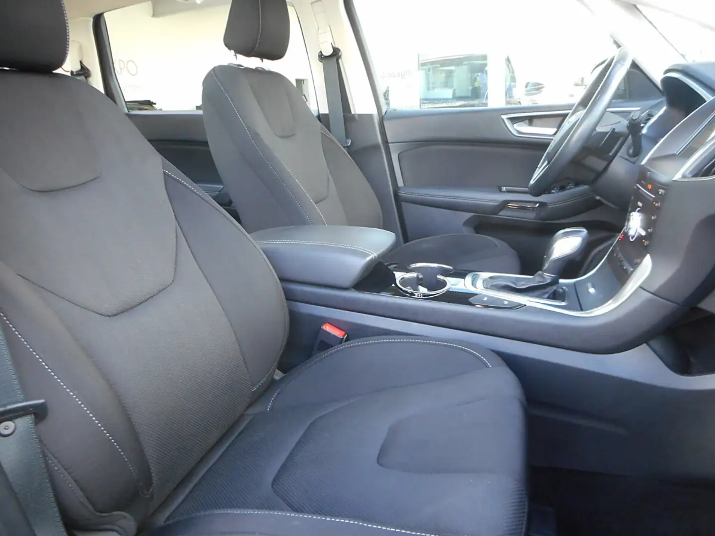 Ford S-Max S-MAX Titanium 2.0 TDCi Auto-Start/Stop Aut. Grau - 2