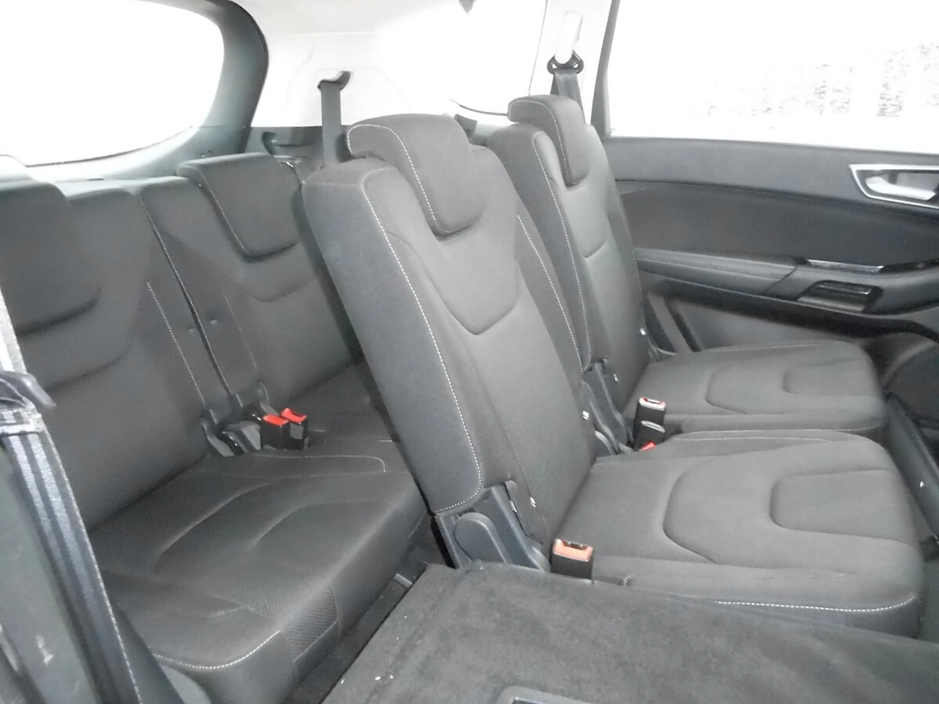 Ford S-Max S-MAX Titanium 2.0 TDCi Auto-Start/Stop Aut. — photo 3