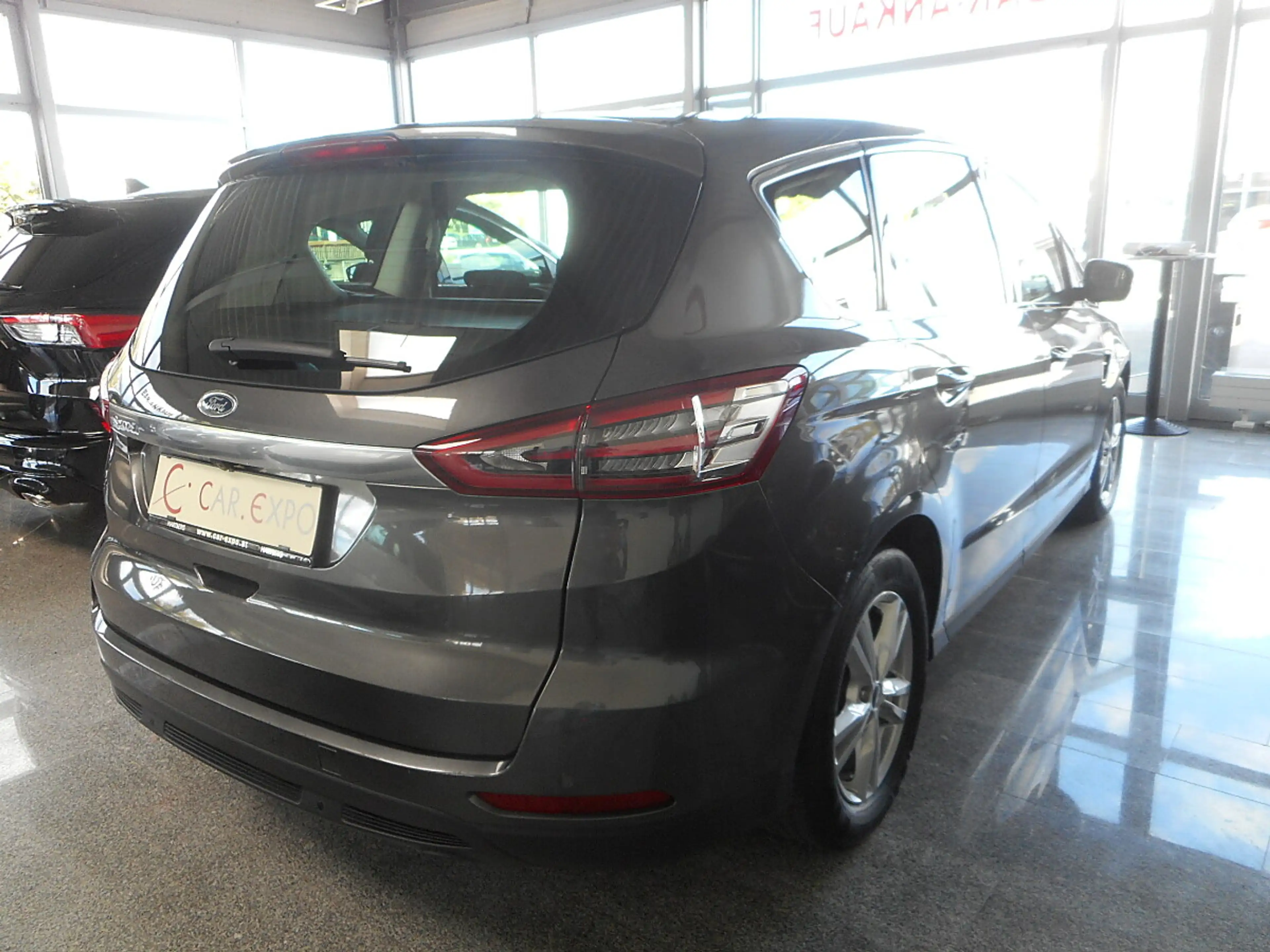 Ford S-Max S-MAX Titanium 2.0 TDCi Auto-Start/Stop Aut. — photo 6