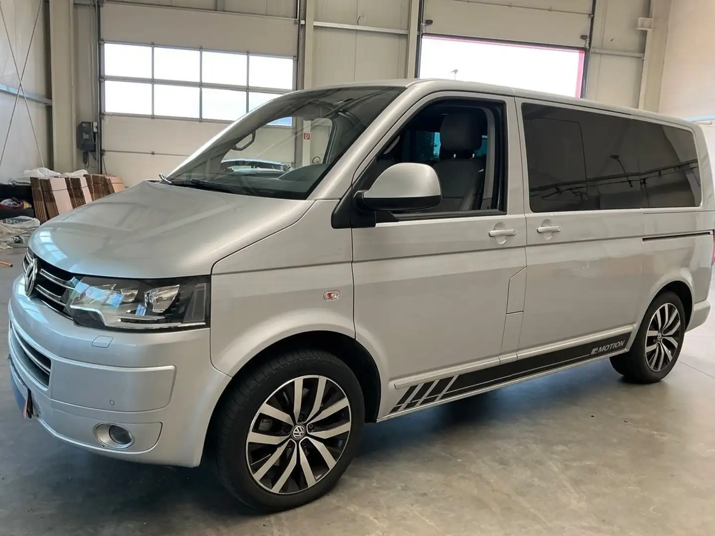 Volkswagen T5 Multivan Multivan 2.0 TDI DSG Highline 4Motion Xen/Leder Срібний - 1