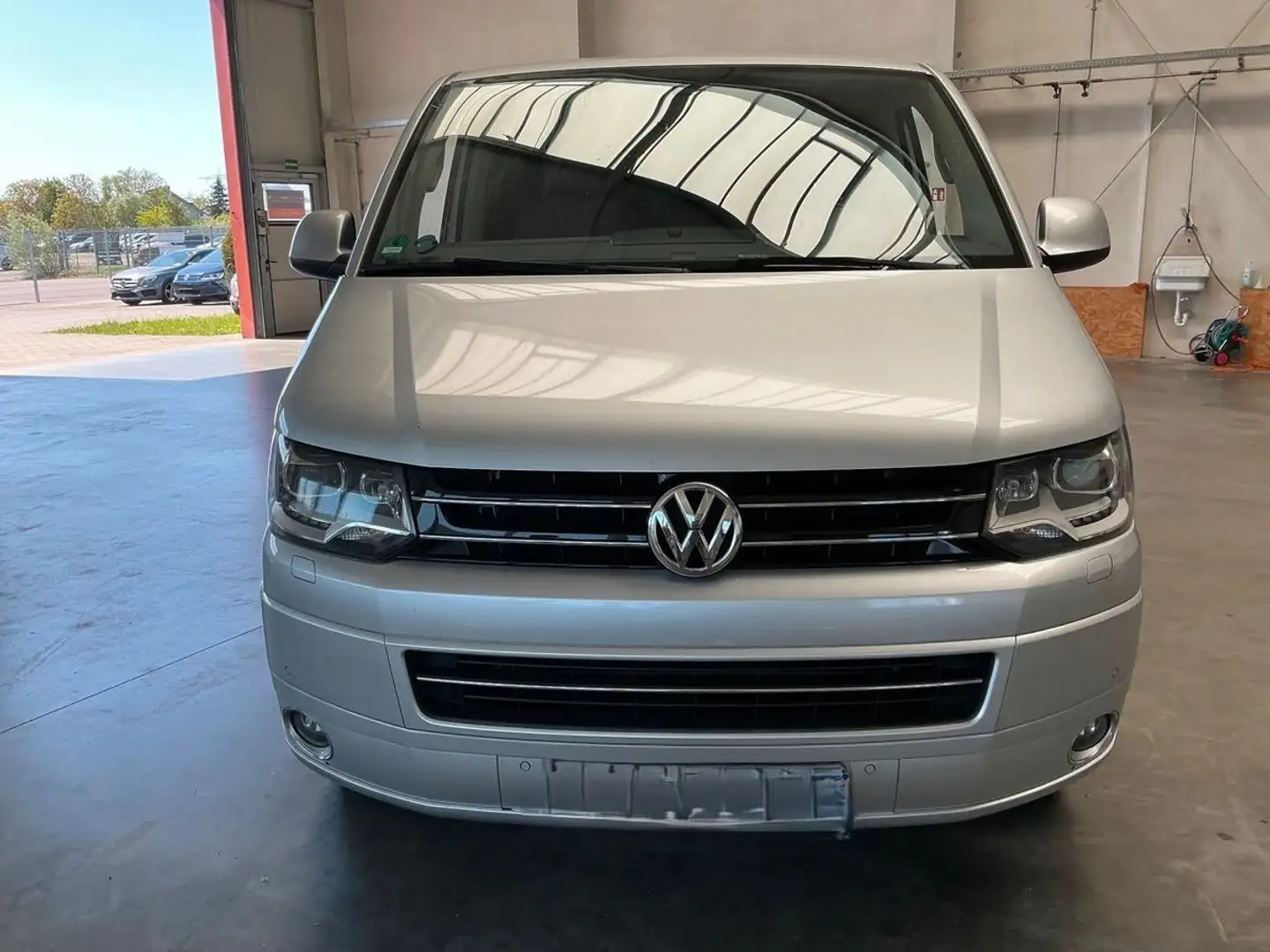 Volkswagen T5 Multivan Multivan 2.0 TDI DSG Highline 4Motion Xen/Leder Срібний - 2