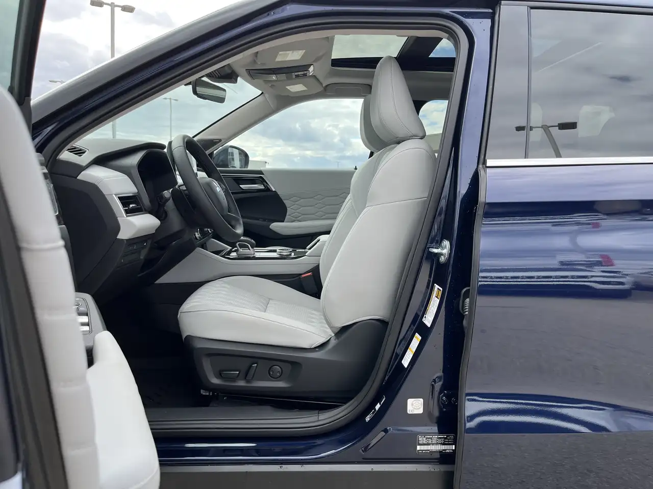 Mitsubishi Outlander снимка Mitsubishi Outlander