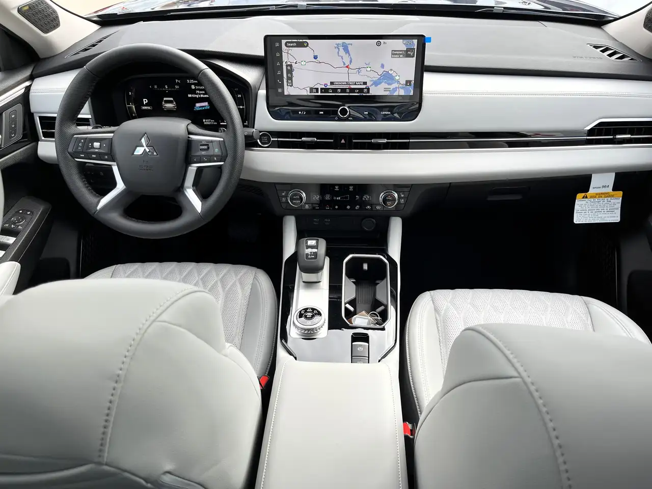 Mitsubishi Outlander снимка Mitsubishi Outlander