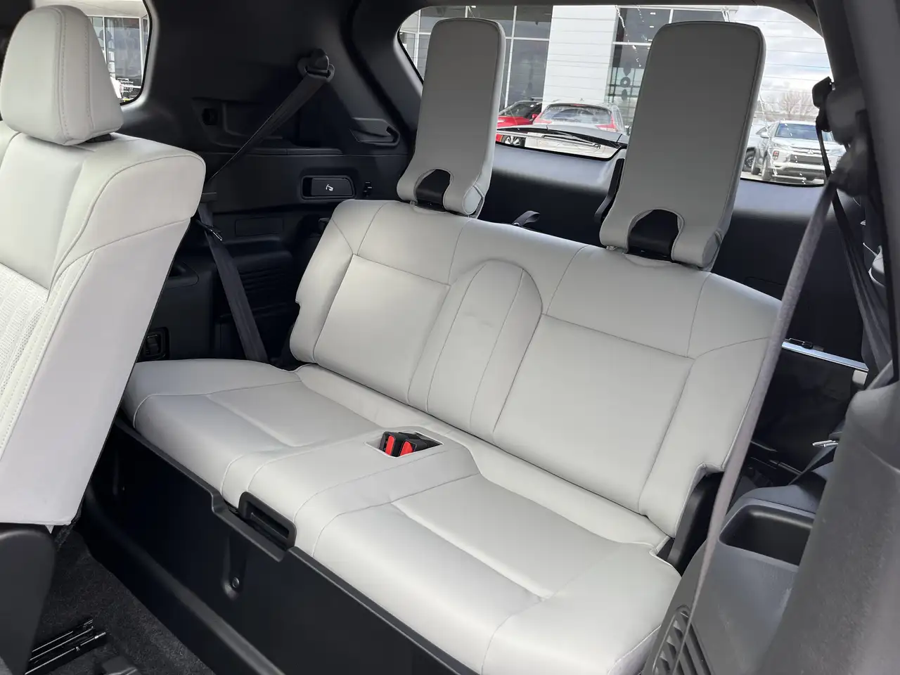 Mitsubishi Outlander снимка Mitsubishi Outlander