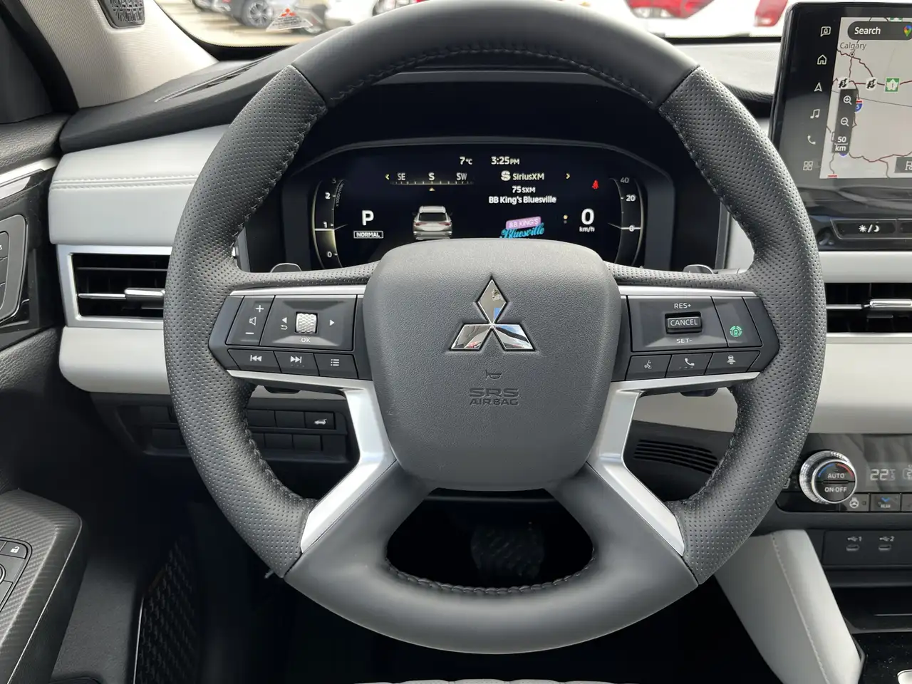 Mitsubishi Outlander снимка Mitsubishi Outlander