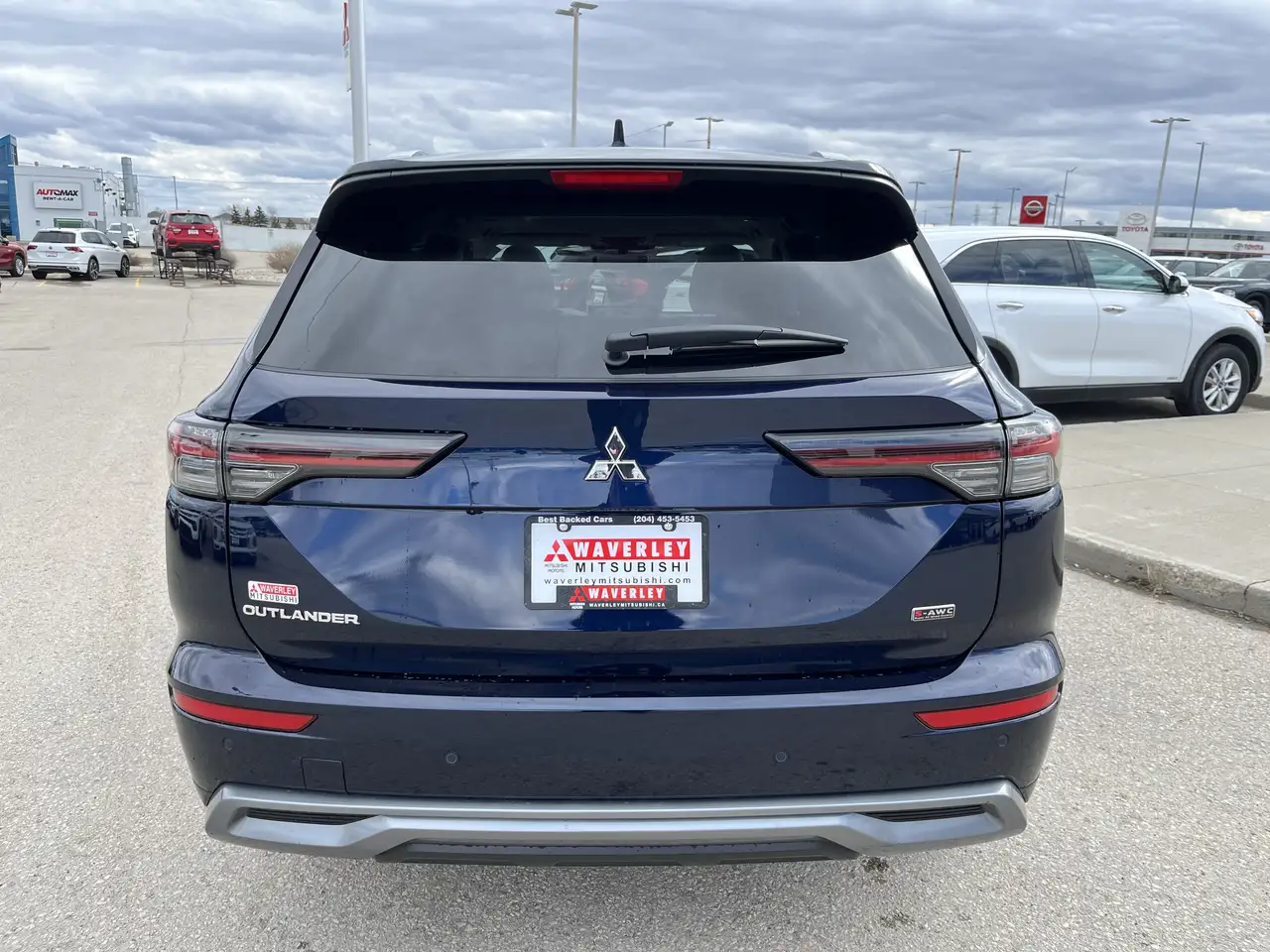 Mitsubishi Outlander снимка Mitsubishi Outlander