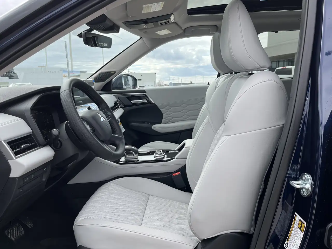Mitsubishi Outlander снимка Mitsubishi Outlander