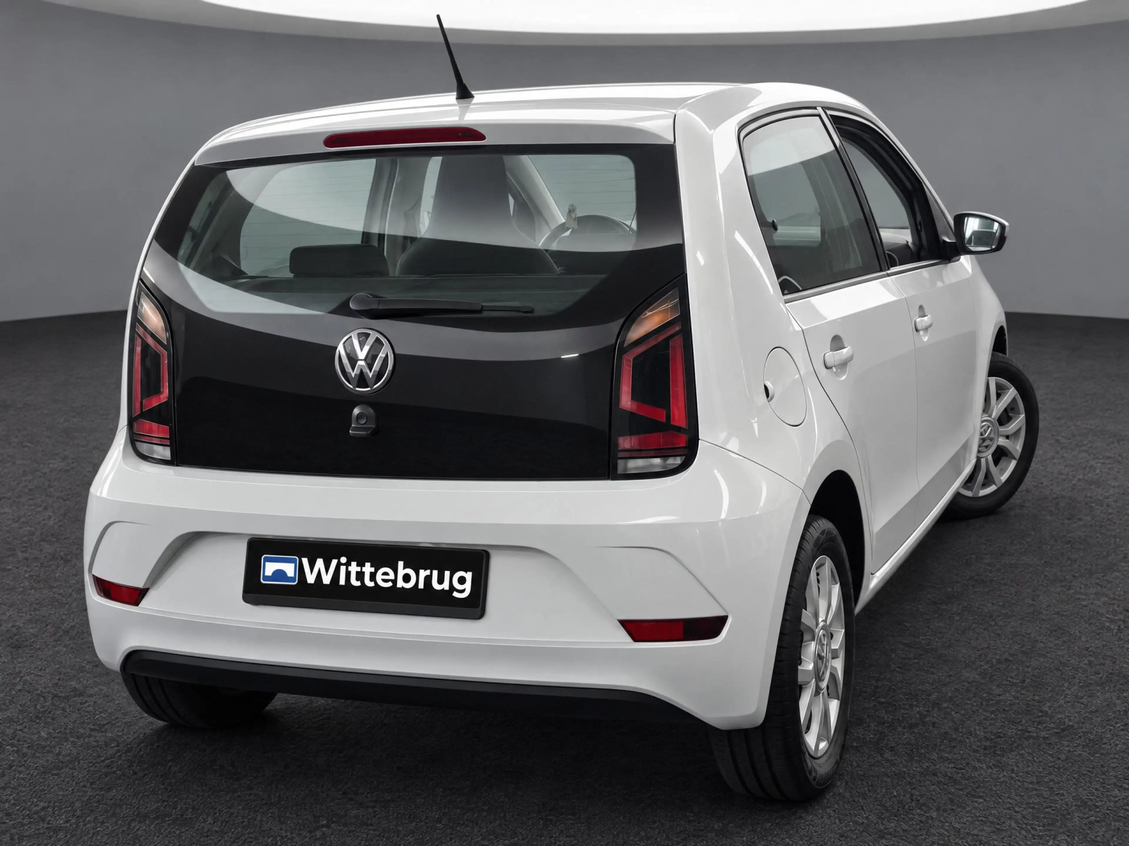 Volkswagen up! 1.0 BMT move up! SPORTVELGJES ! — photo 4
