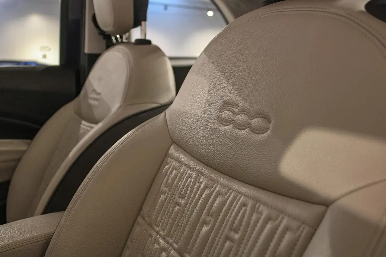 Fiat 500 La Prima 42 kWh, миниатюра 3