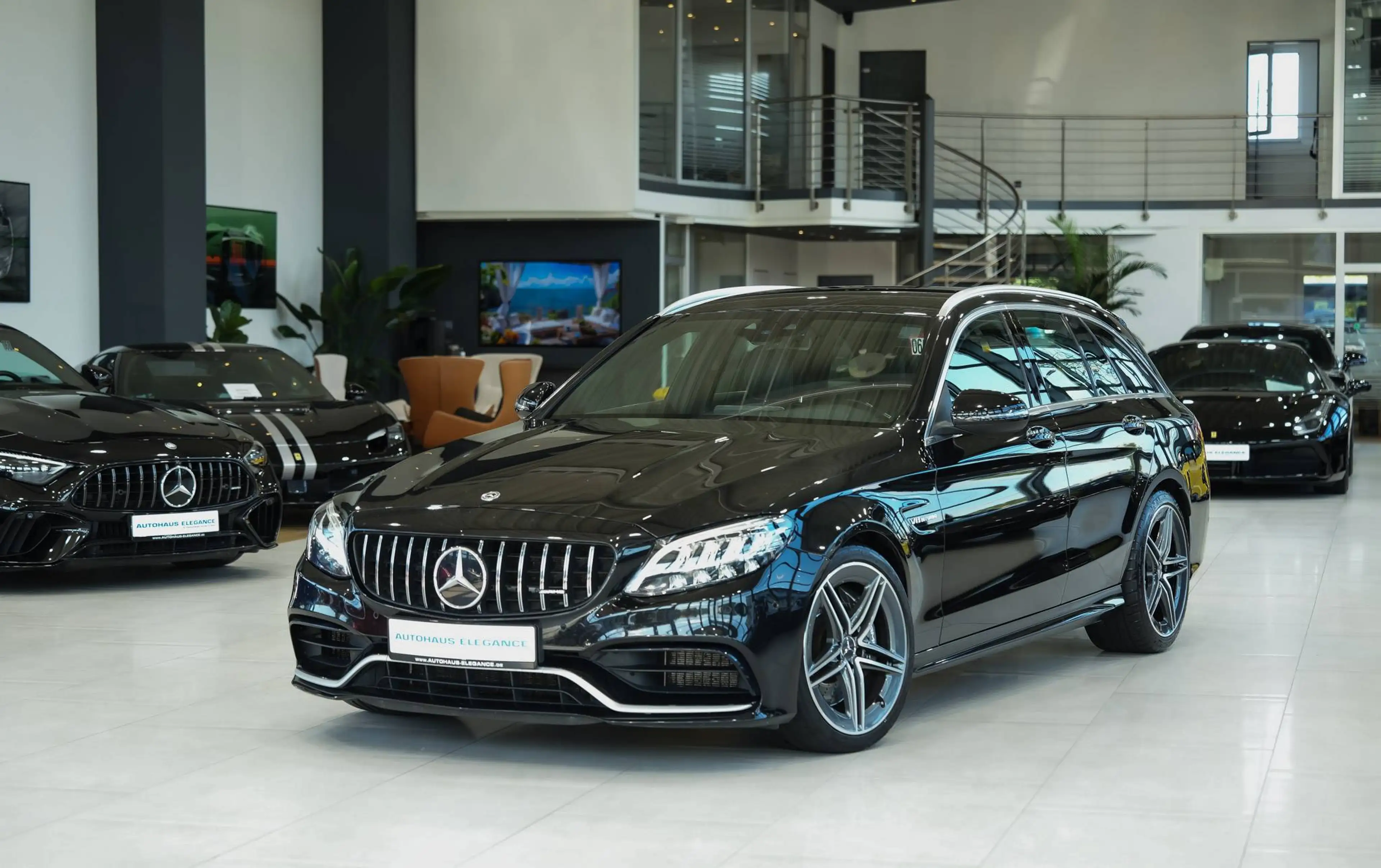 Mercedes-Benz C 63 AMG T-Modell*PERF-ABGAS*SPORTSITZE*BURM*LED