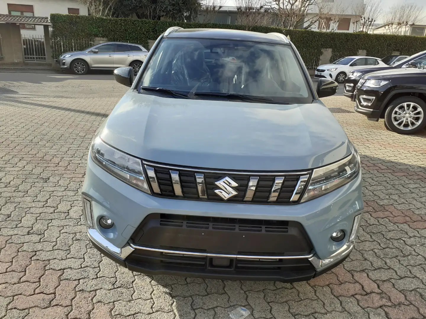 Suzuki Vitara 1.4 Hybrid  Cool 2wd Gris - 2