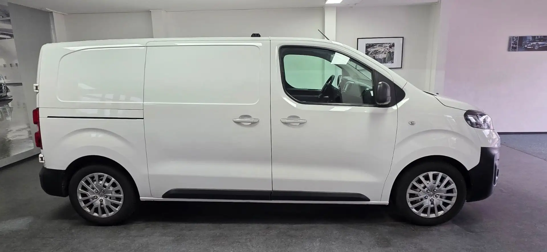 Opel Vivaro Kasten Edition Kamera TÜV 09/2027 Weiß - 1