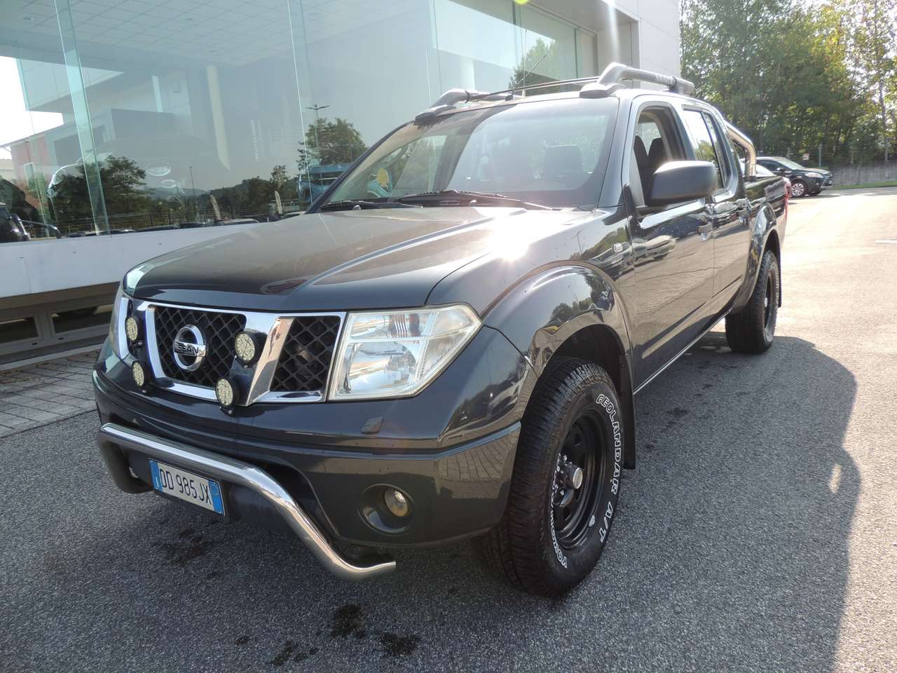 Nissan Navara Navara d cab 2.5 dci SE 174cv