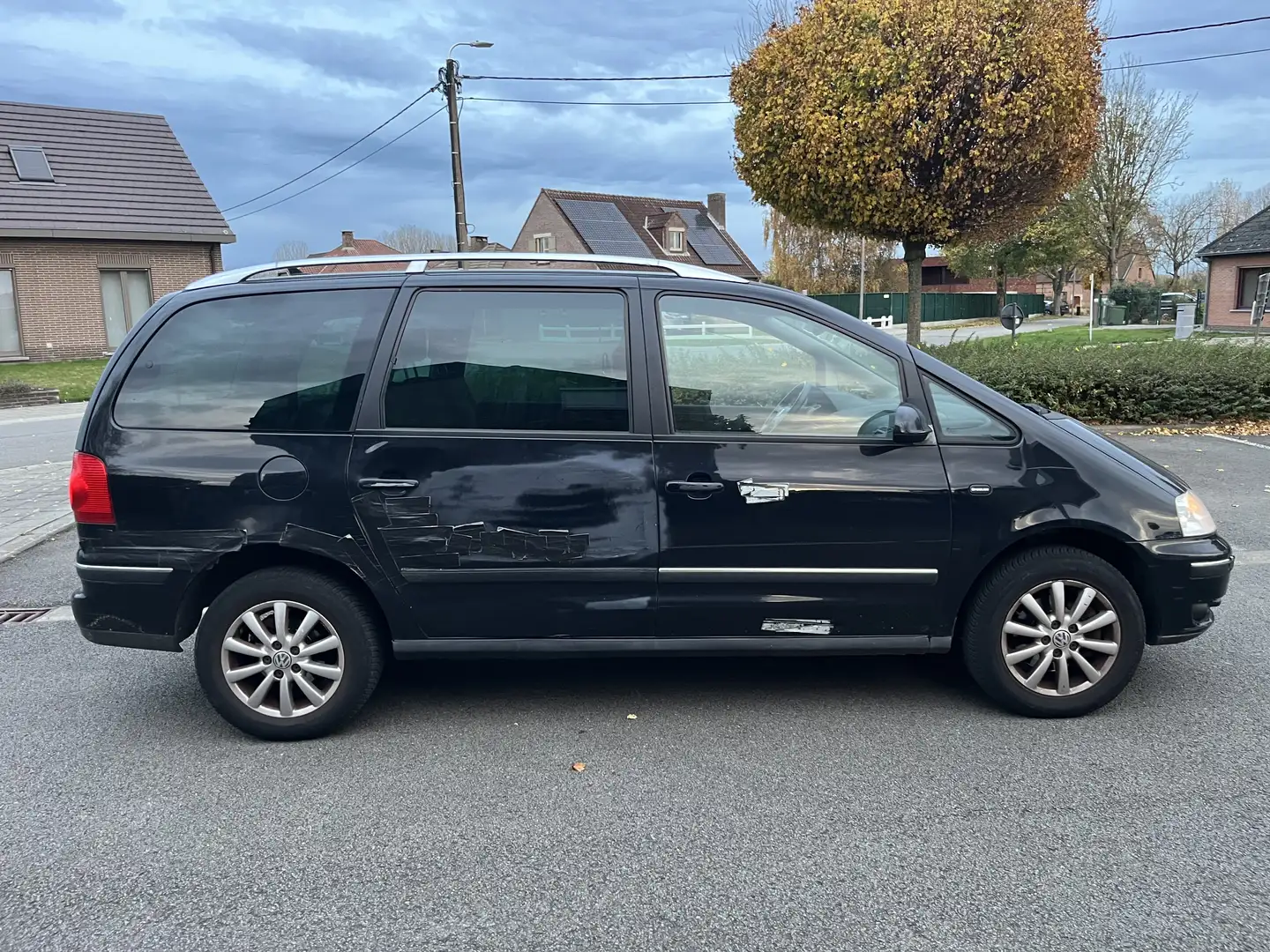 Volkswagen Sharan 1.9 TDi Highline - 1