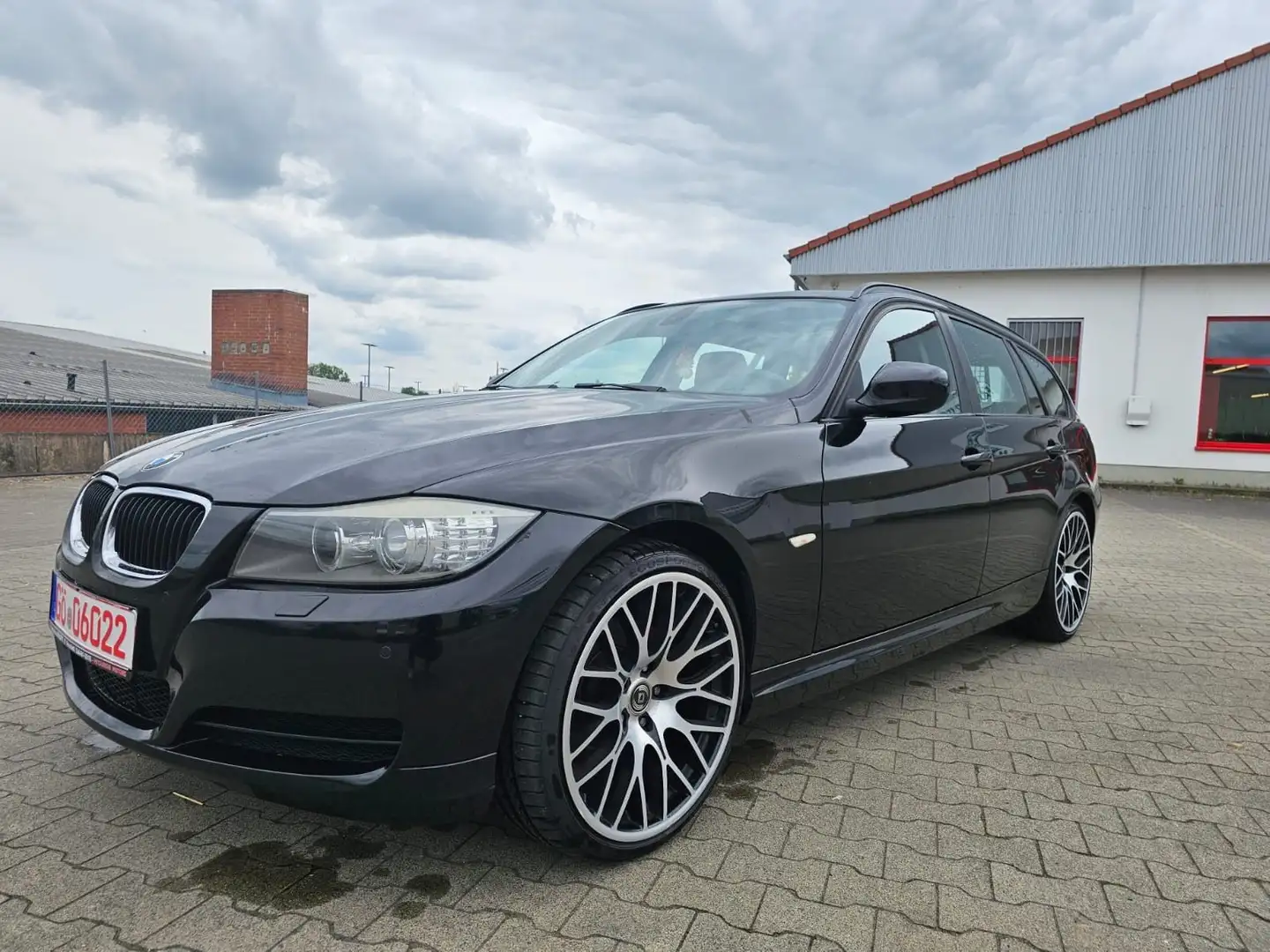 BMW 316 Baureihe 3 Touring 316d*Euro5*Navi*Kamera* Black - 1