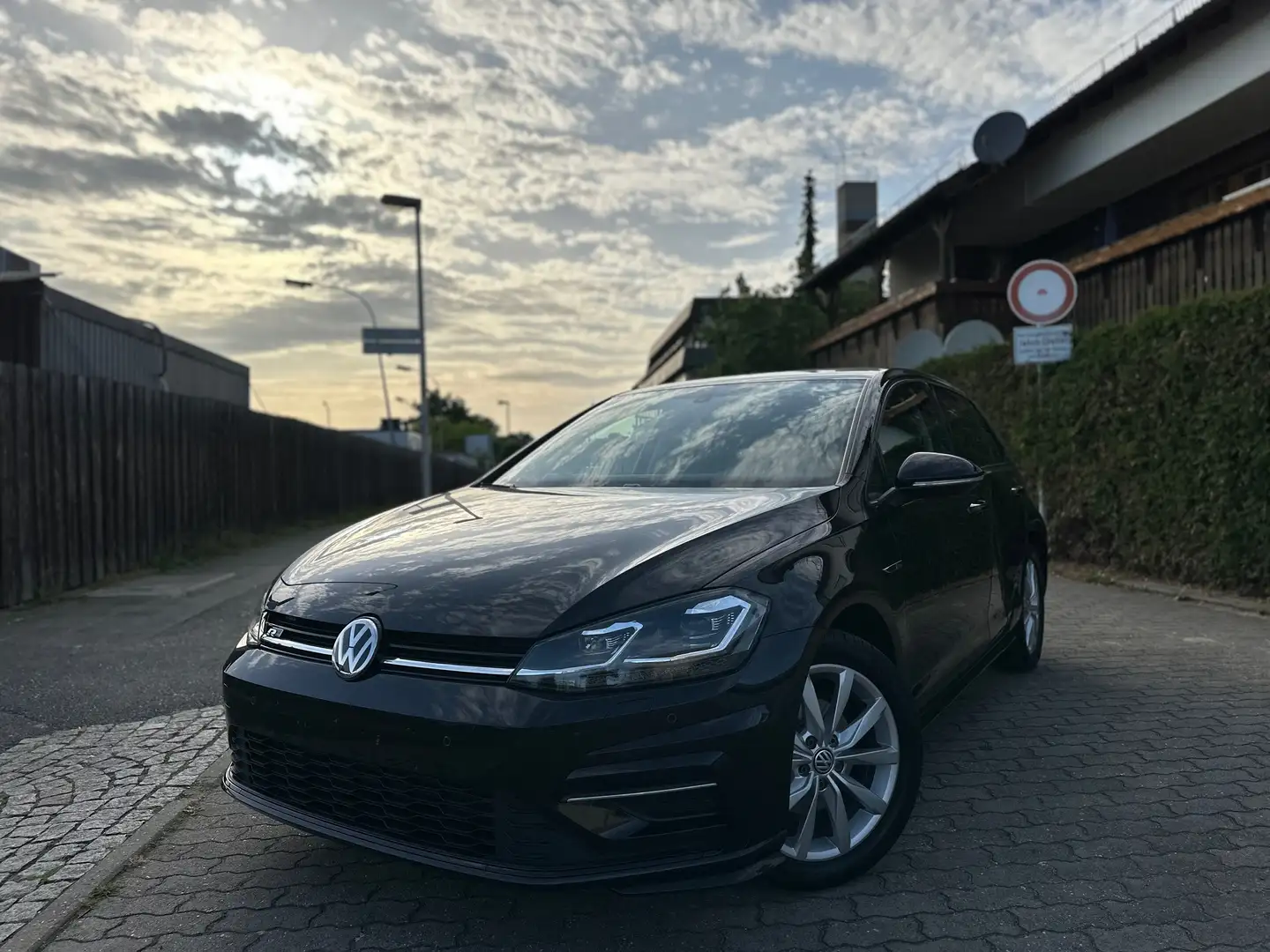 Volkswagen Golf R-Line *Navi*Cam*Massage*Digital.Cockpit*ACC* Noir - 1