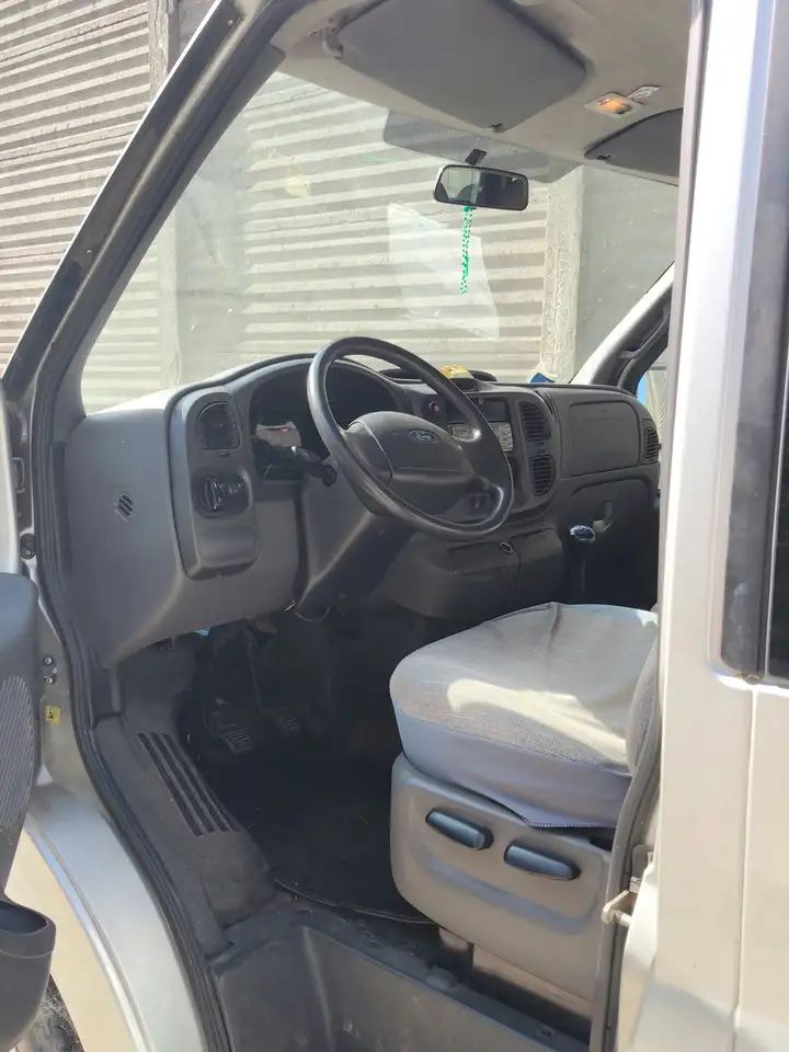 Ford Transit 330 2.4 td, foto 3