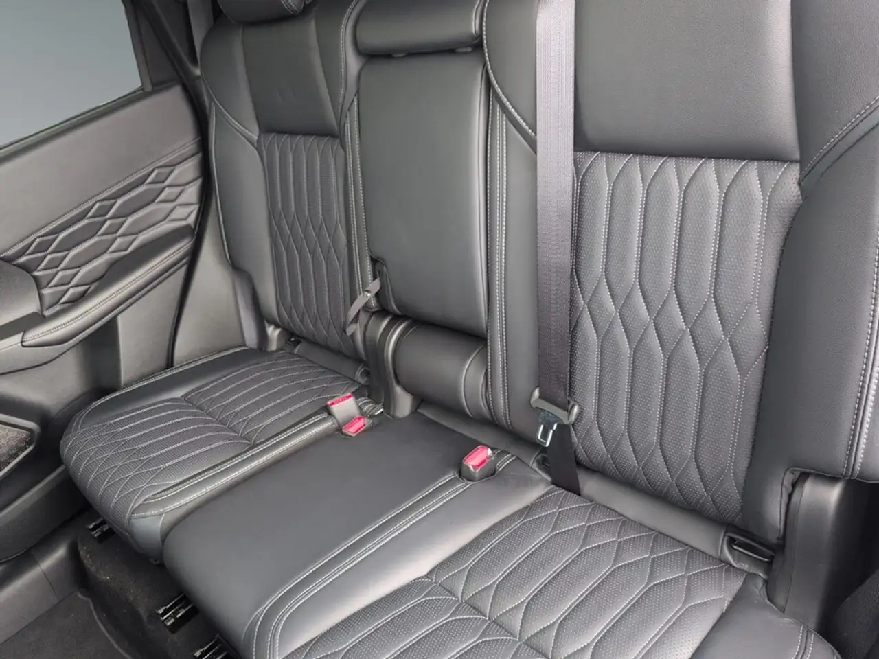 Mitsubishi Outlander снимка Mitsubishi Outlander