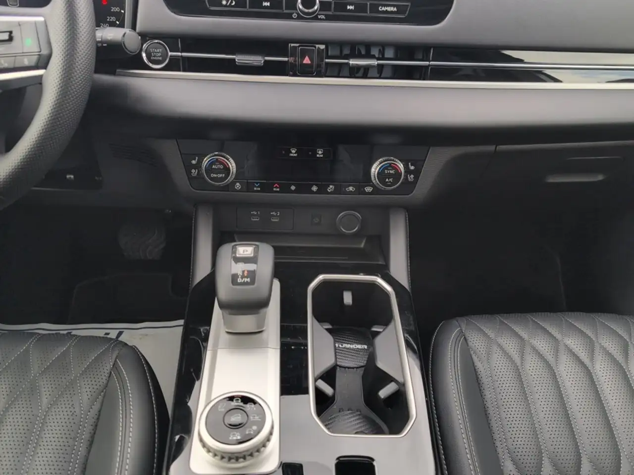 Mitsubishi Outlander снимка Mitsubishi Outlander