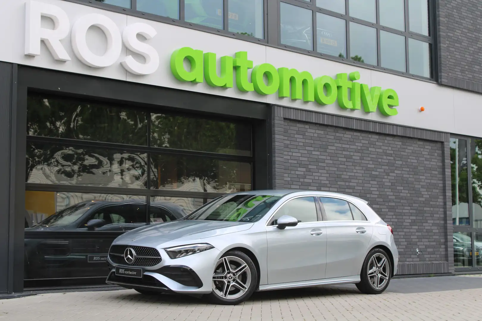 Mercedes-Benz A 200 AMG Line | BTW | AMG | FACELIFT | KEYLESS | SFEER Zilver - 1