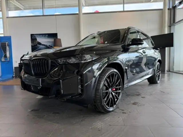 BMW X5 view 2