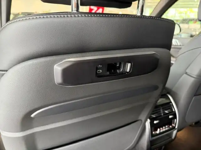 BMW X5 view 15