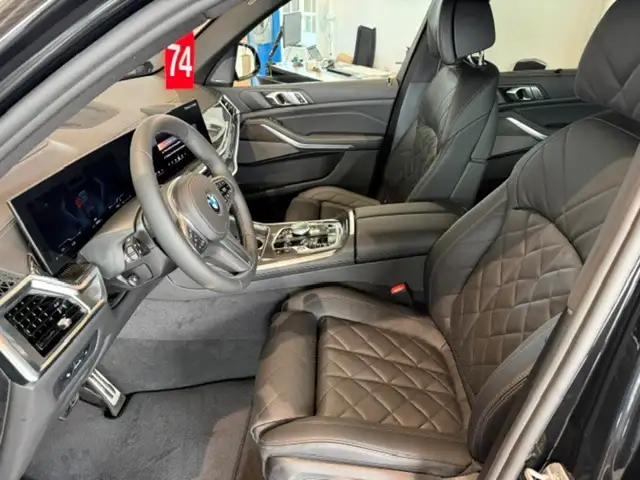 BMW X5 view 12