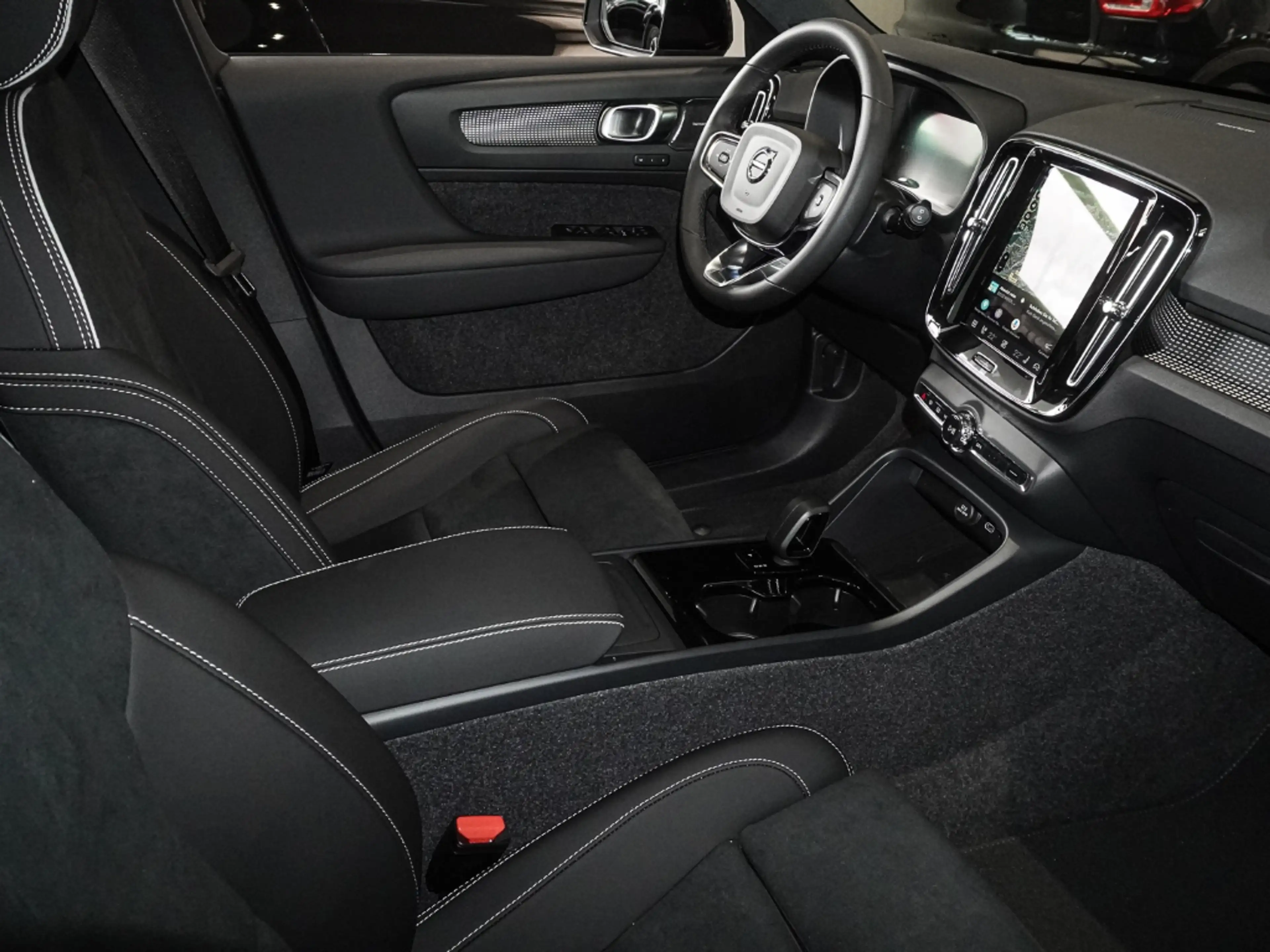 Volvo EX40 Single Motor Extended Range RWD Ultra Black Editio — photo 5