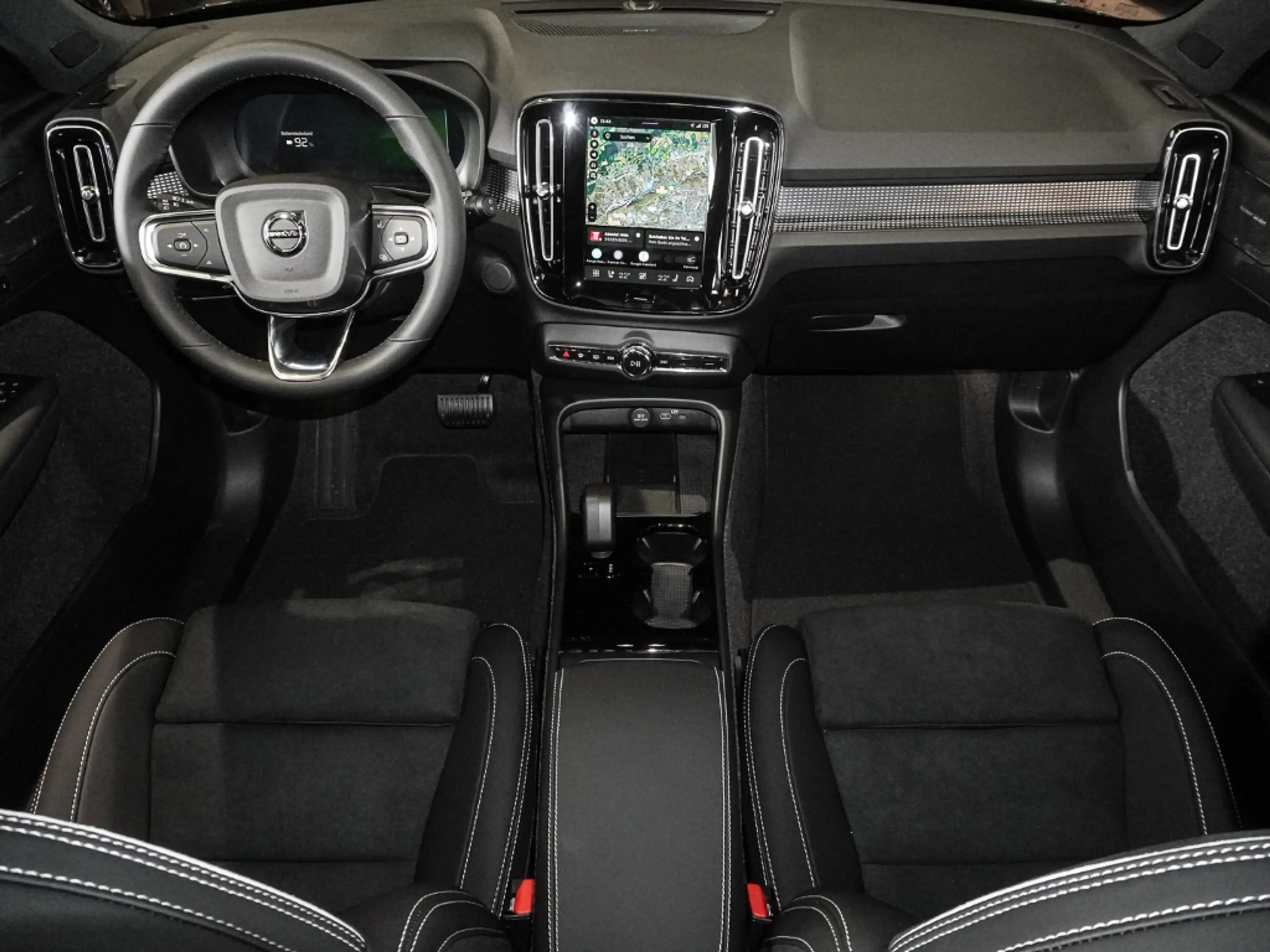 Volvo EX40 Single Motor Extended Range RWD Ultra Black Editio — photo 7
