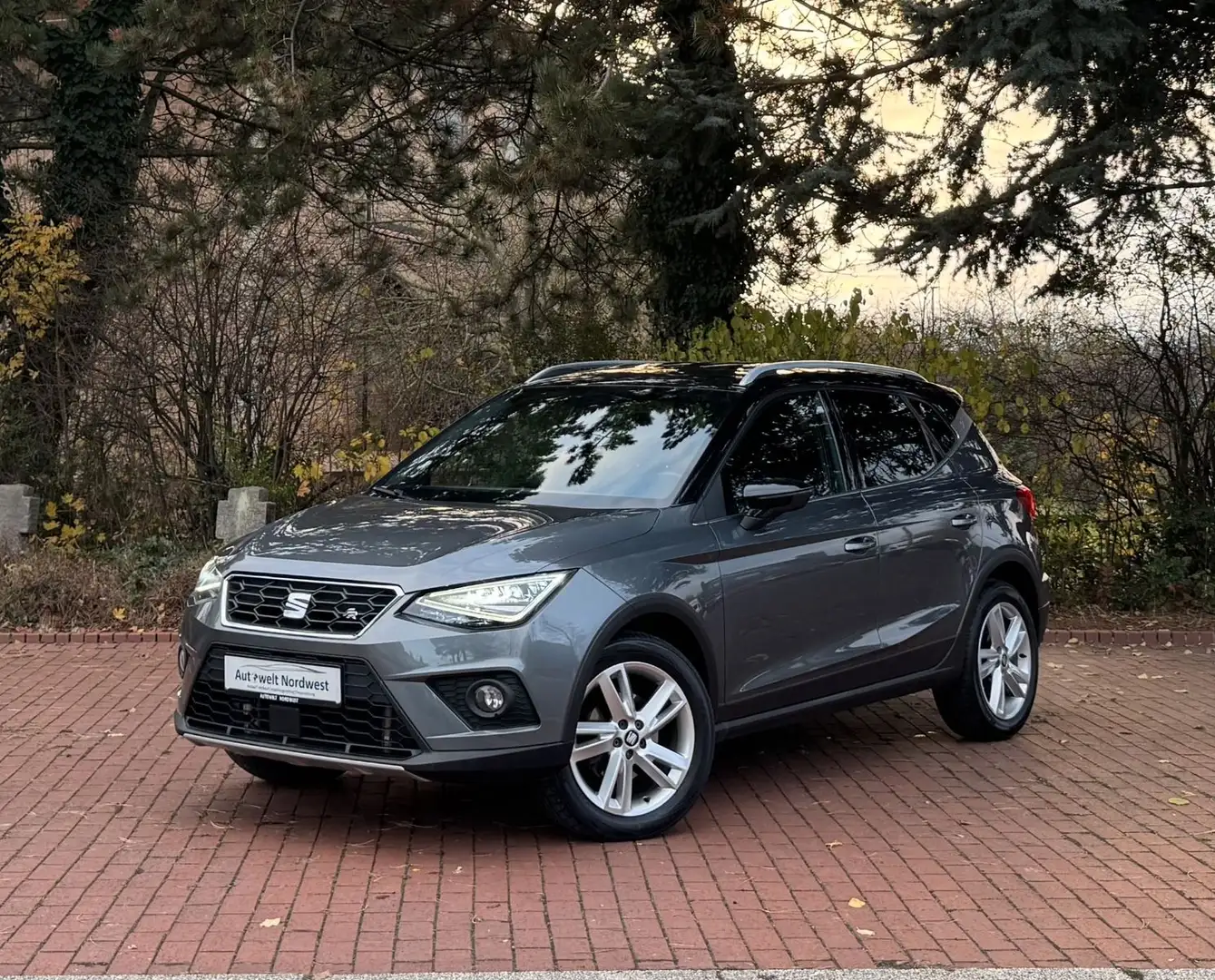 SEAT Arona FR|1. Hand|Navi|Touch|LED|PDC|Shzg! Gris - 1