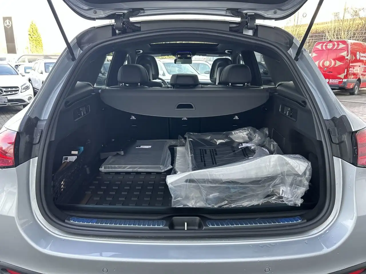 Mercedes-Benz GLC снимка Mercedes-Benz GLC