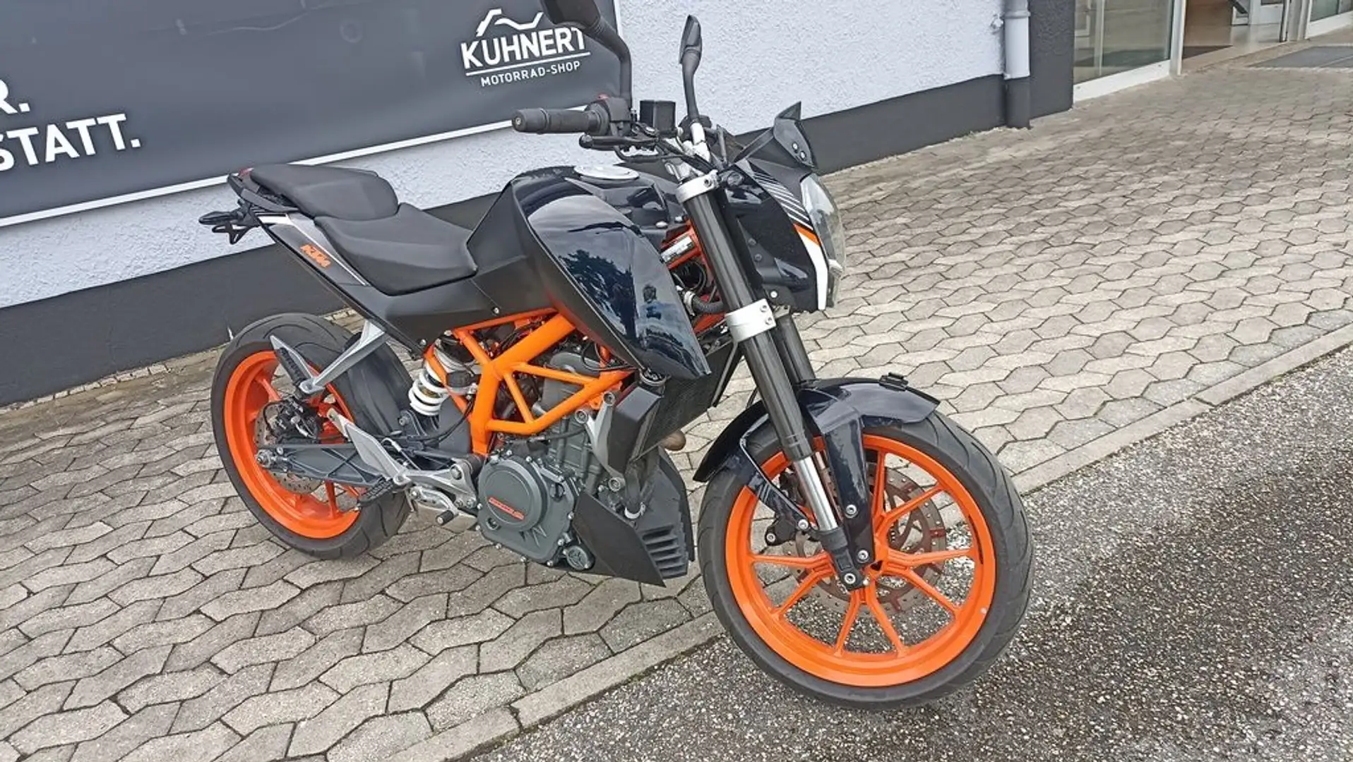 KTM DUKE 390 - 1