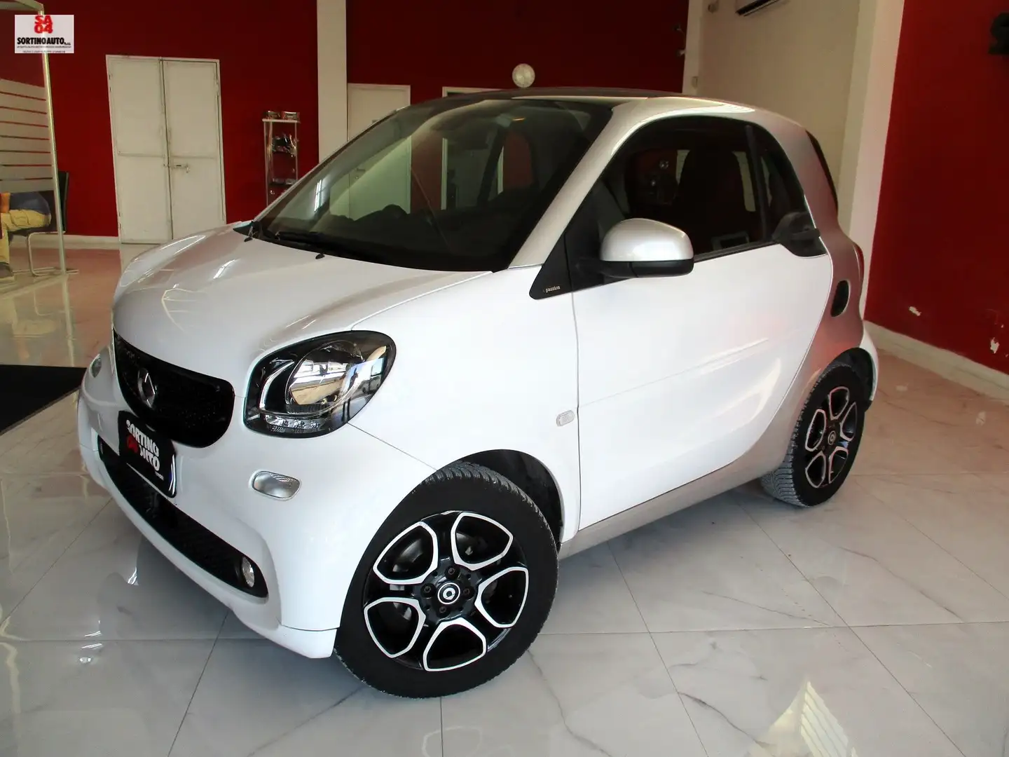 smart forTwo Fortwo 1.0 Passion 71cv twinamic 3/2018 FULL Bianco - 1
