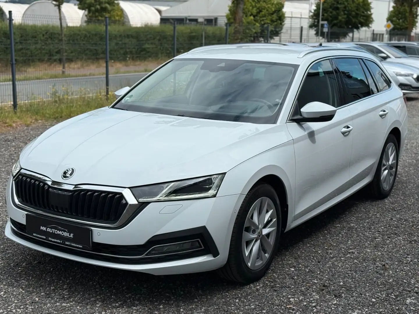 Skoda Octavia Style 2.0 DSG*ACC*MATRIX*HUD*RFK*1-HAND Weiß - 2