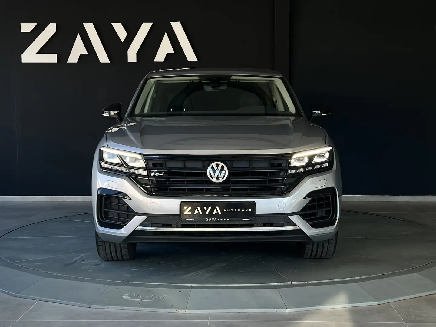 Volkswagen Touareg 3.0 TDI R-Line Black*VIRTUAL*LUFT*AHK* Grey - 2