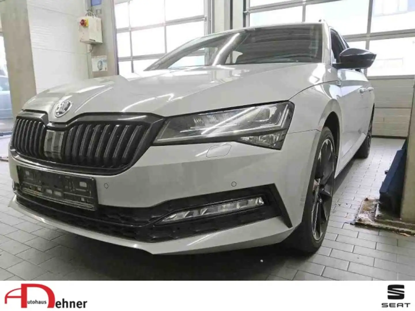 Skoda Superb Combi Sportline 2.0 TDI DSG PANO+AHK+MATRIX Klima Grau - 1