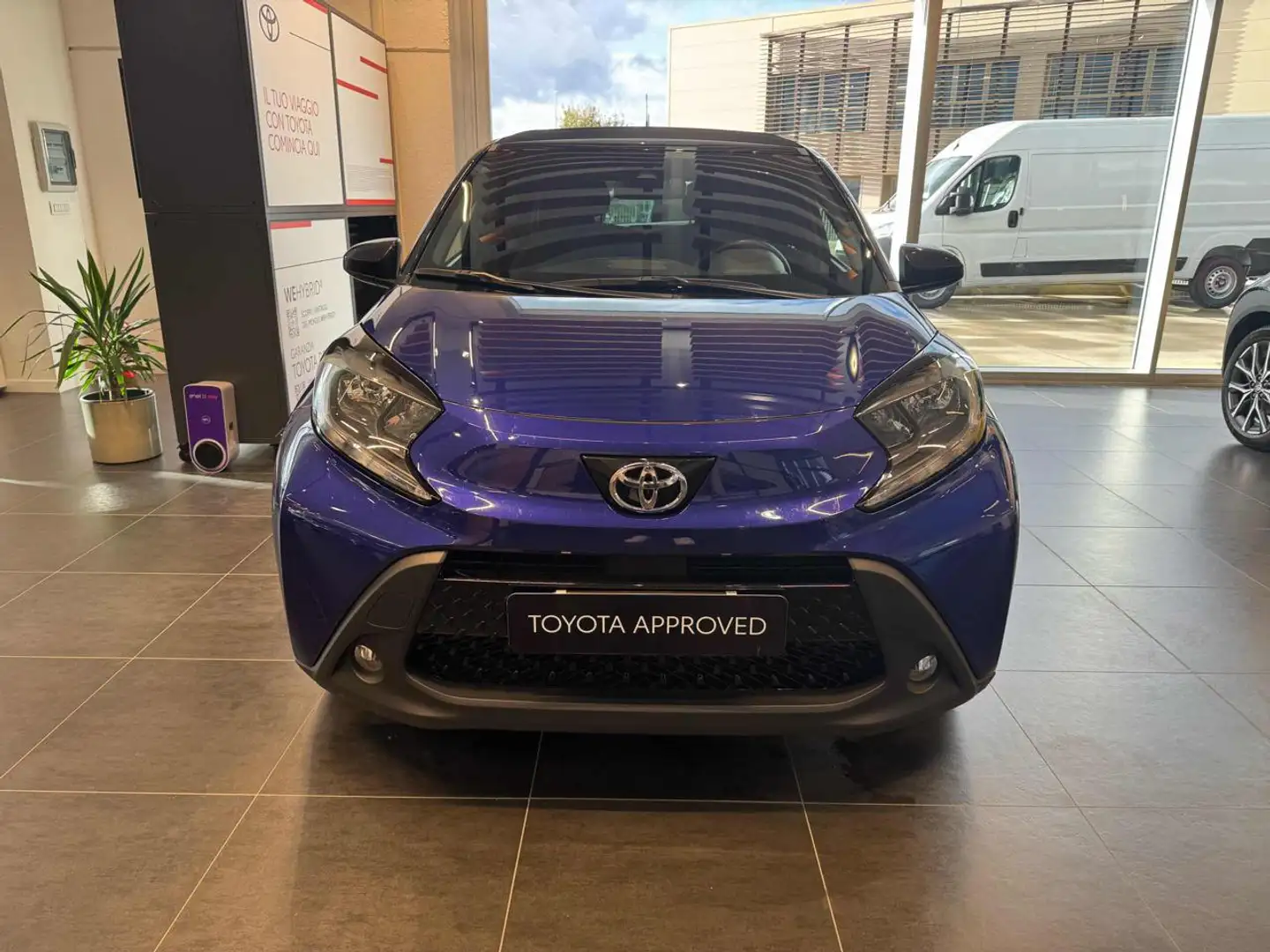 Toyota Aygo X 1.0 VVT-i 72 CV 5 porte Trend Air Blau - 2