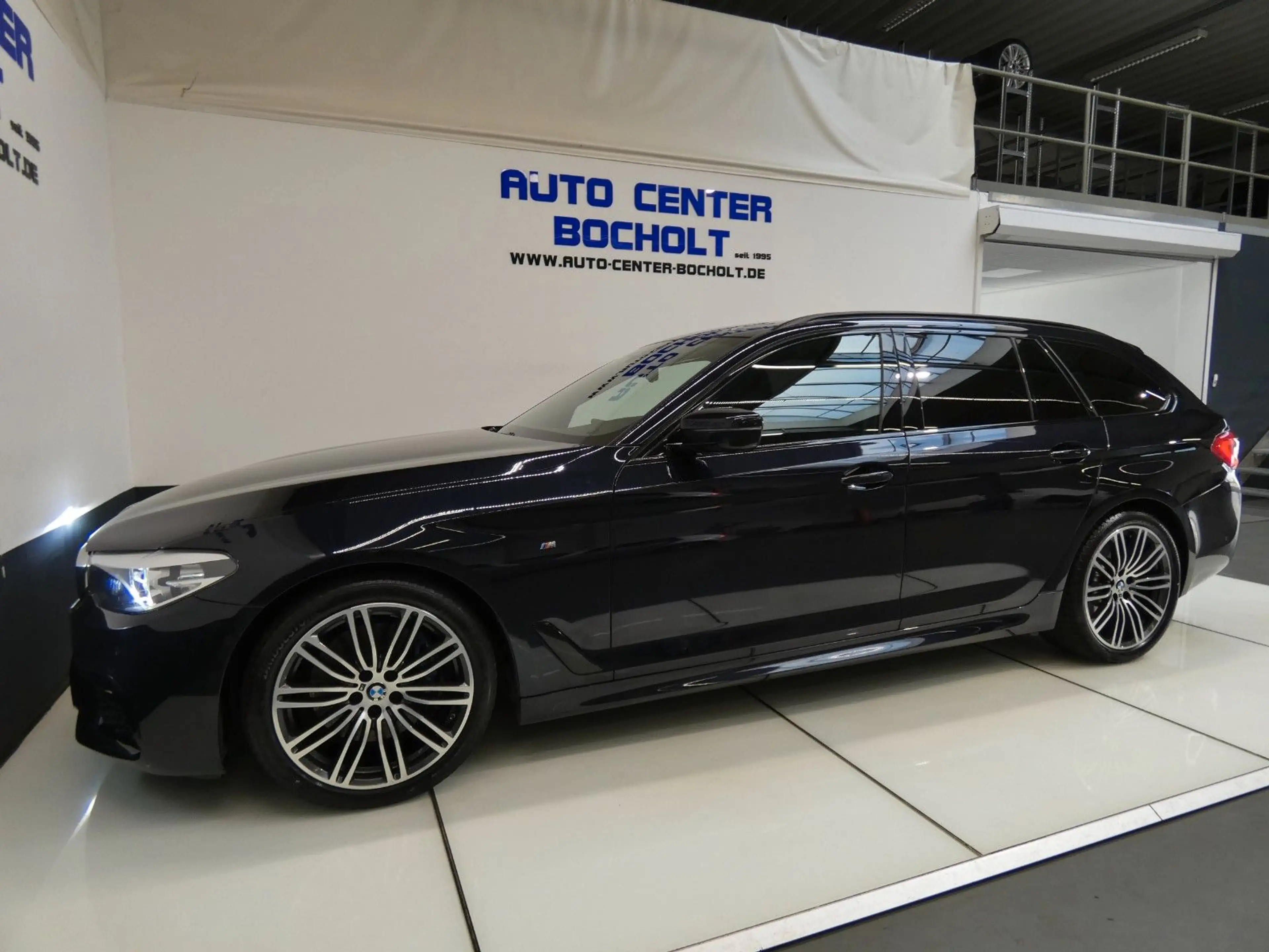 BMW 530 d M Sport Paket*Live Cockpit*harman/kardon — photo 11