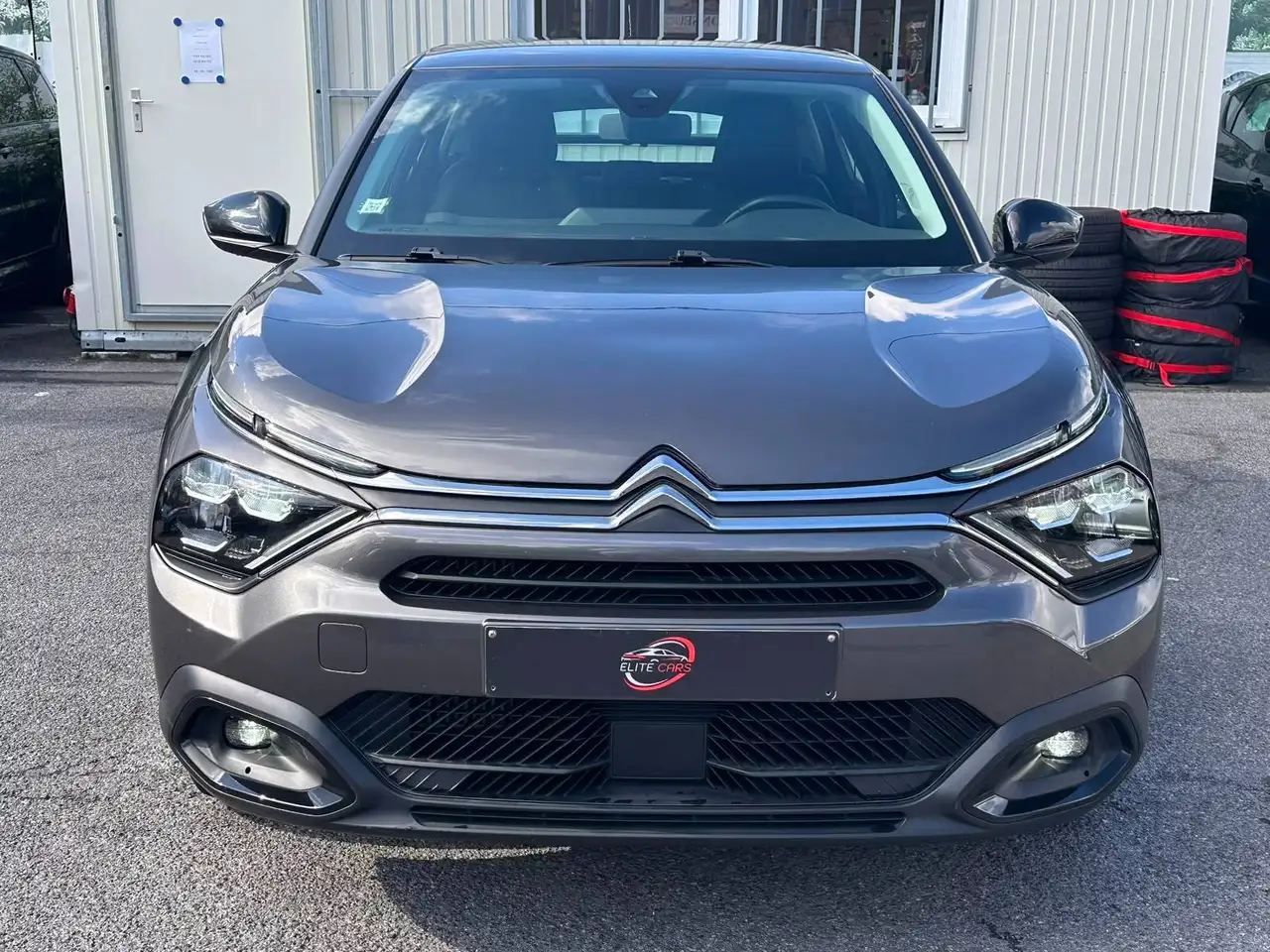 Citroen C4 1.2 Essence / CARPLAY / CAMERA / FULL SERVICE BOOK / LIKE NEW !!!, миниатюра 2
