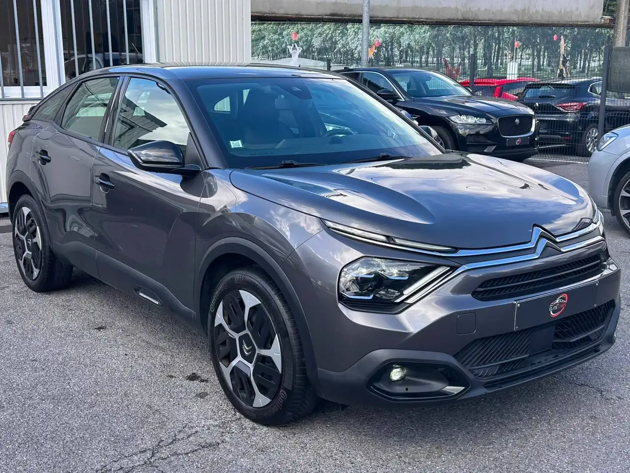 Citroen C4 1.2 Essence / CARPLAY / CAMERA / FULL SERVICE BOOK / LIKE NEW !!!, миниатюра 3
