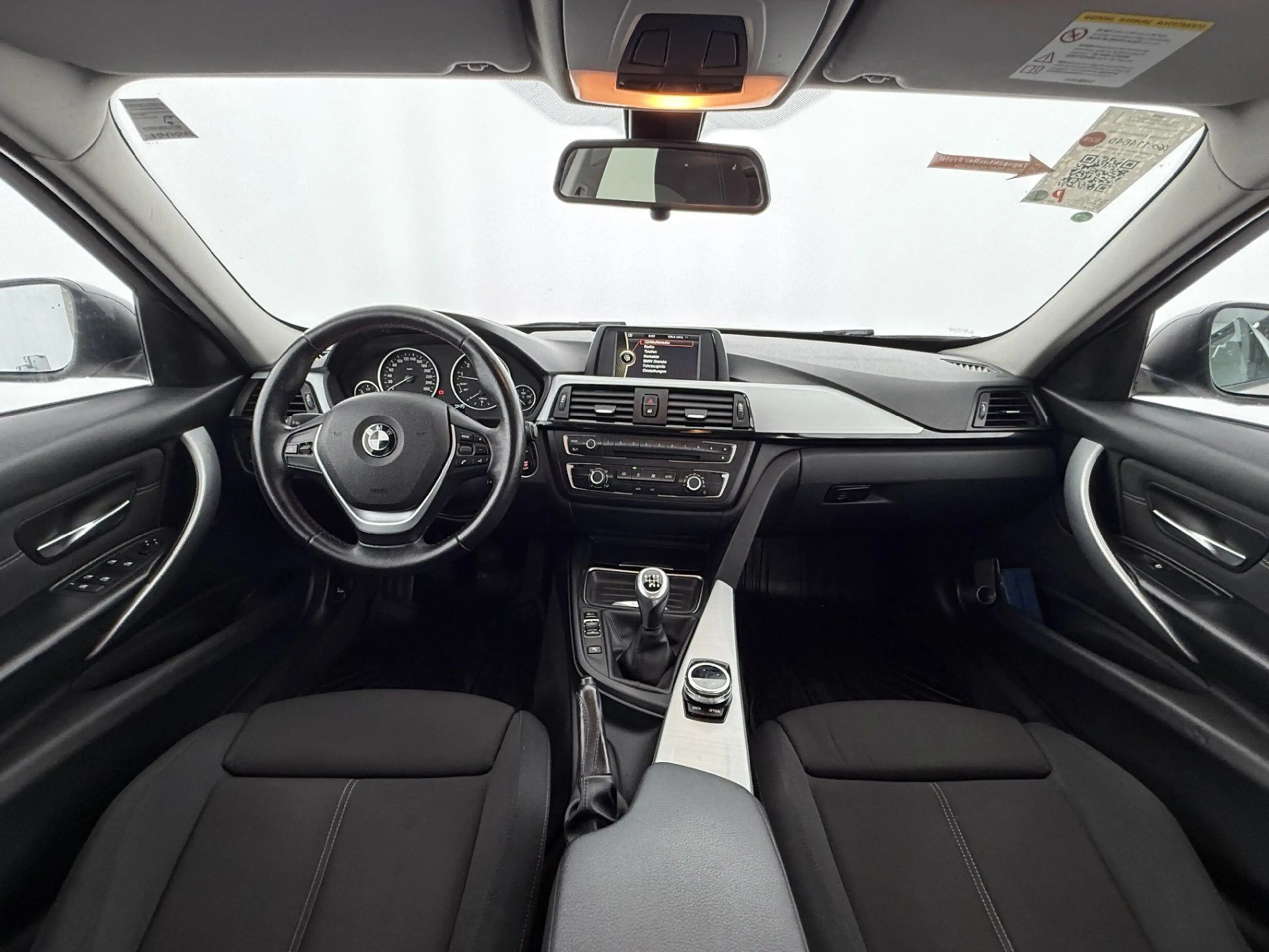 BMW 320 i Sportline SPORTSITZE KLIMA PARKHILFE — photo 14