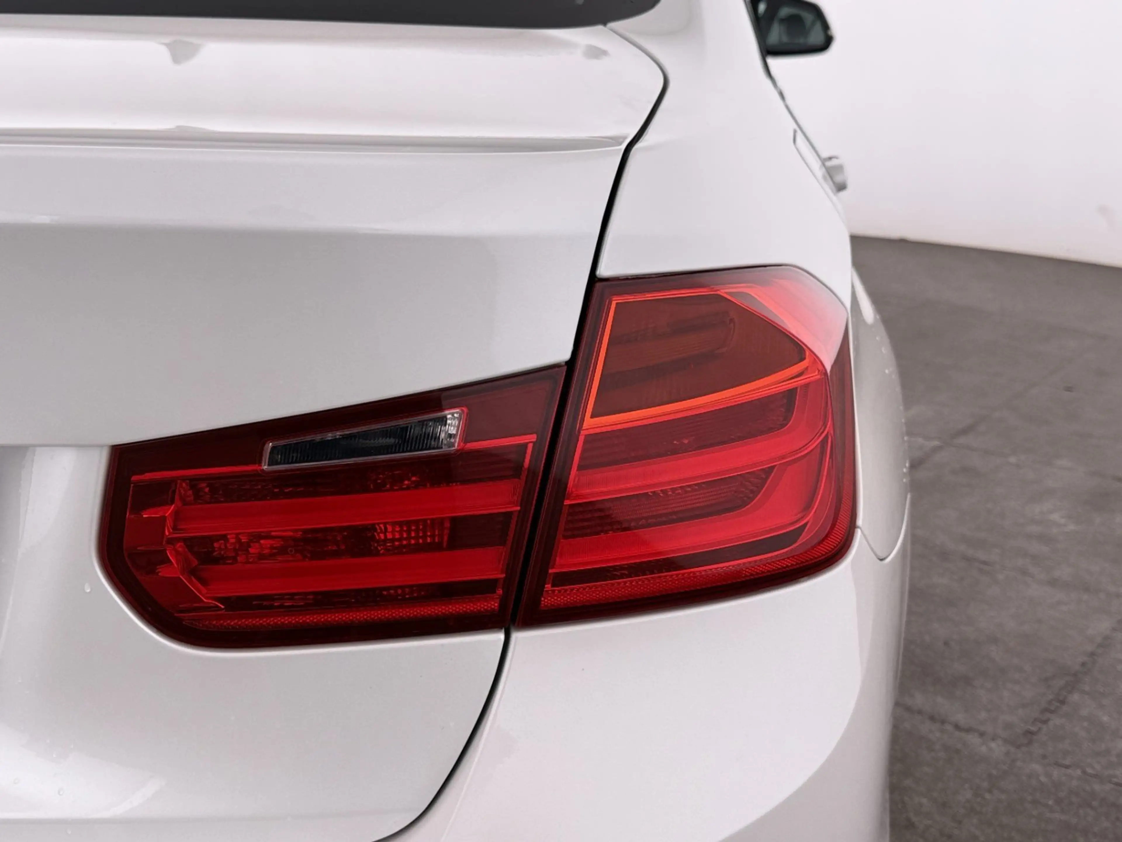 BMW 320 i Sportline SPORTSITZE KLIMA PARKHILFE — photo 12